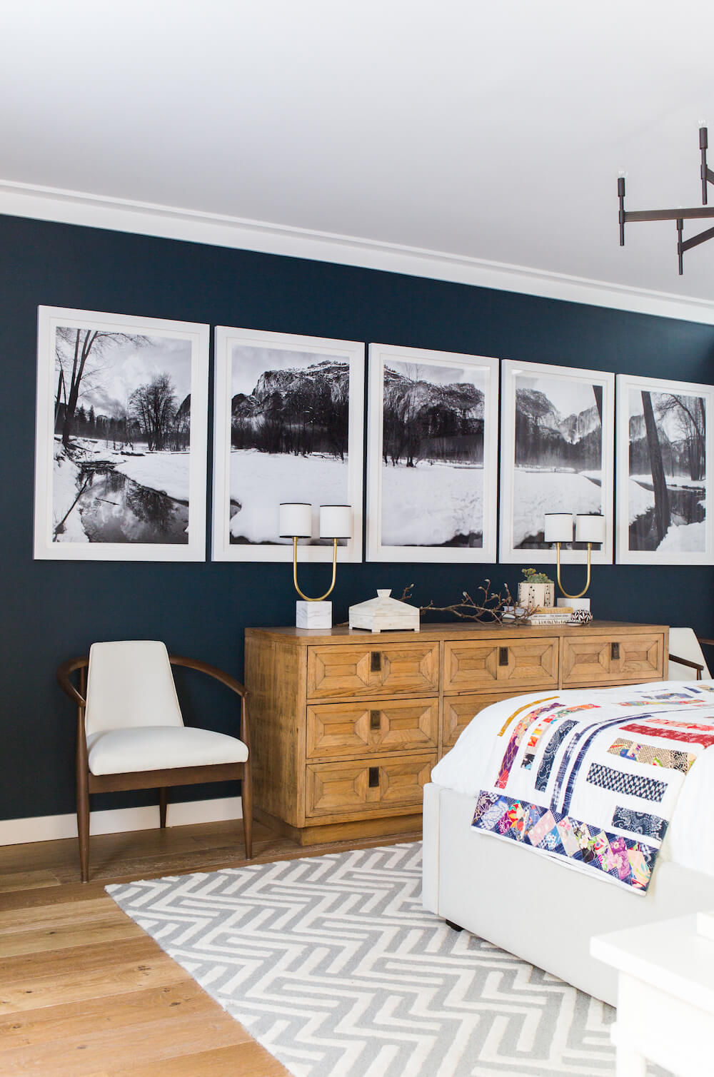 How To Create A Gallery Wall With Modern Twist Apartment Therapy