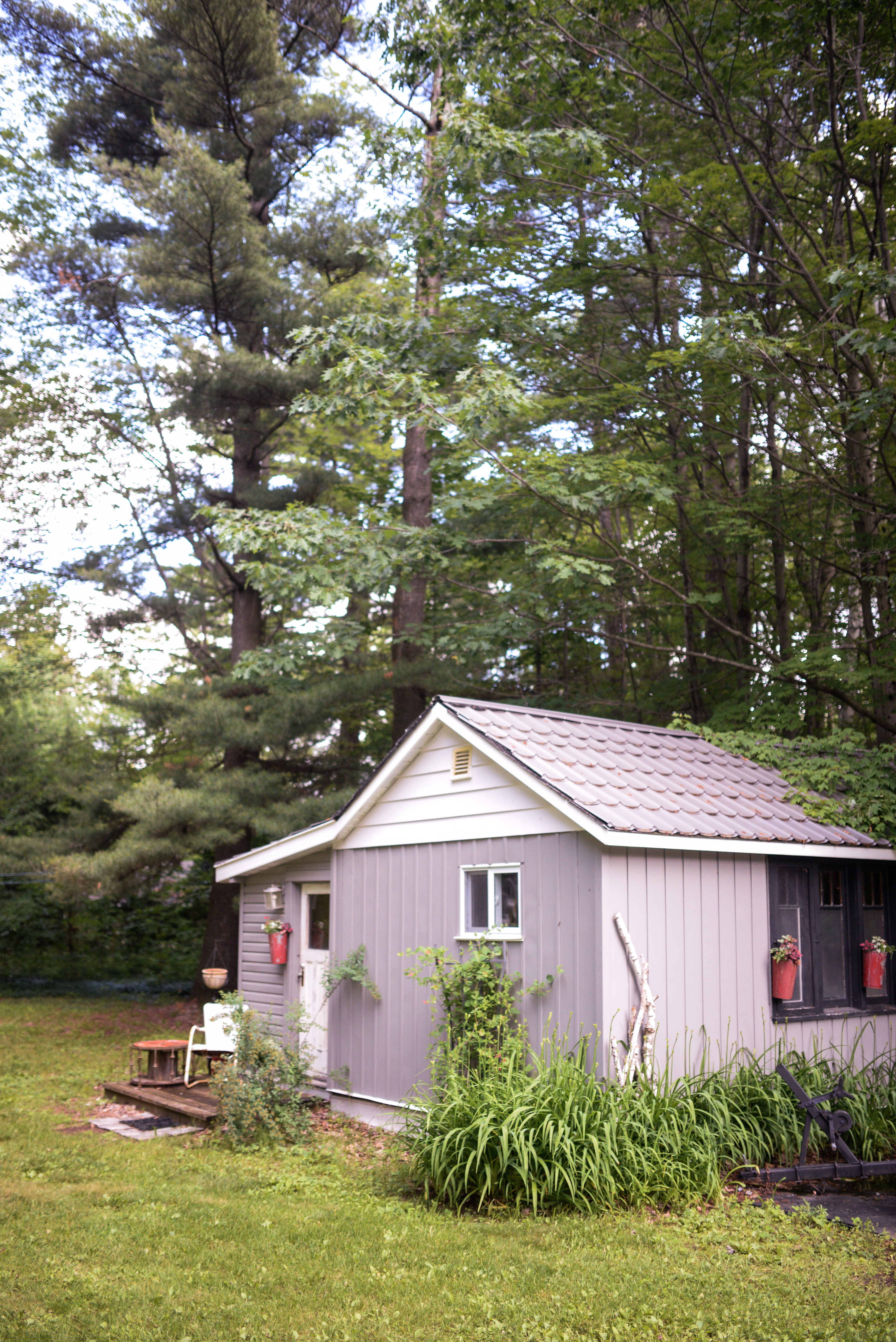 House Tour A Mid Century Cottage Filled With Vintage Collectibles