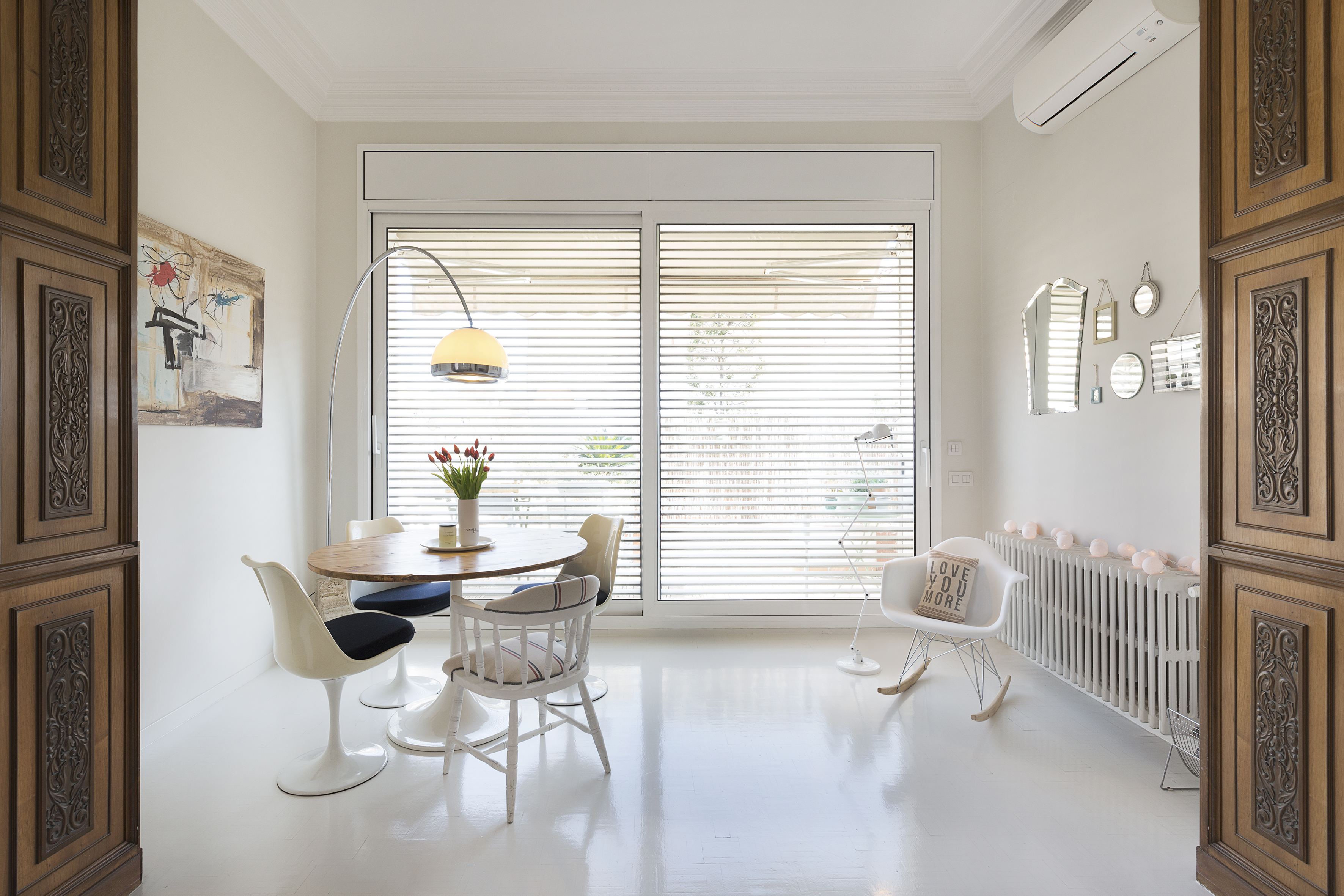 House Tour A Vintage Minimalist Apartment In Barcelona