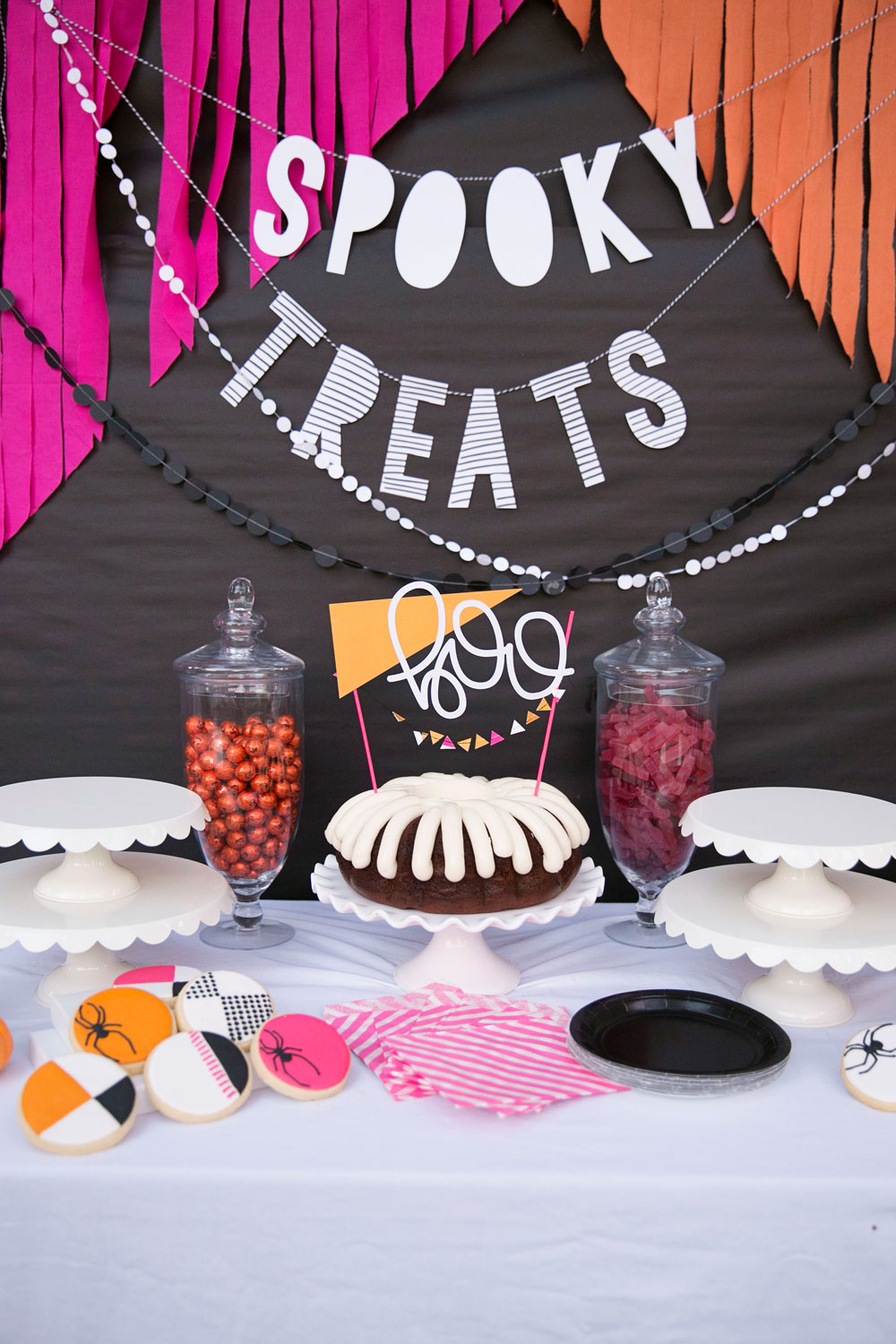 Halloween Party Table Decorating Ideas