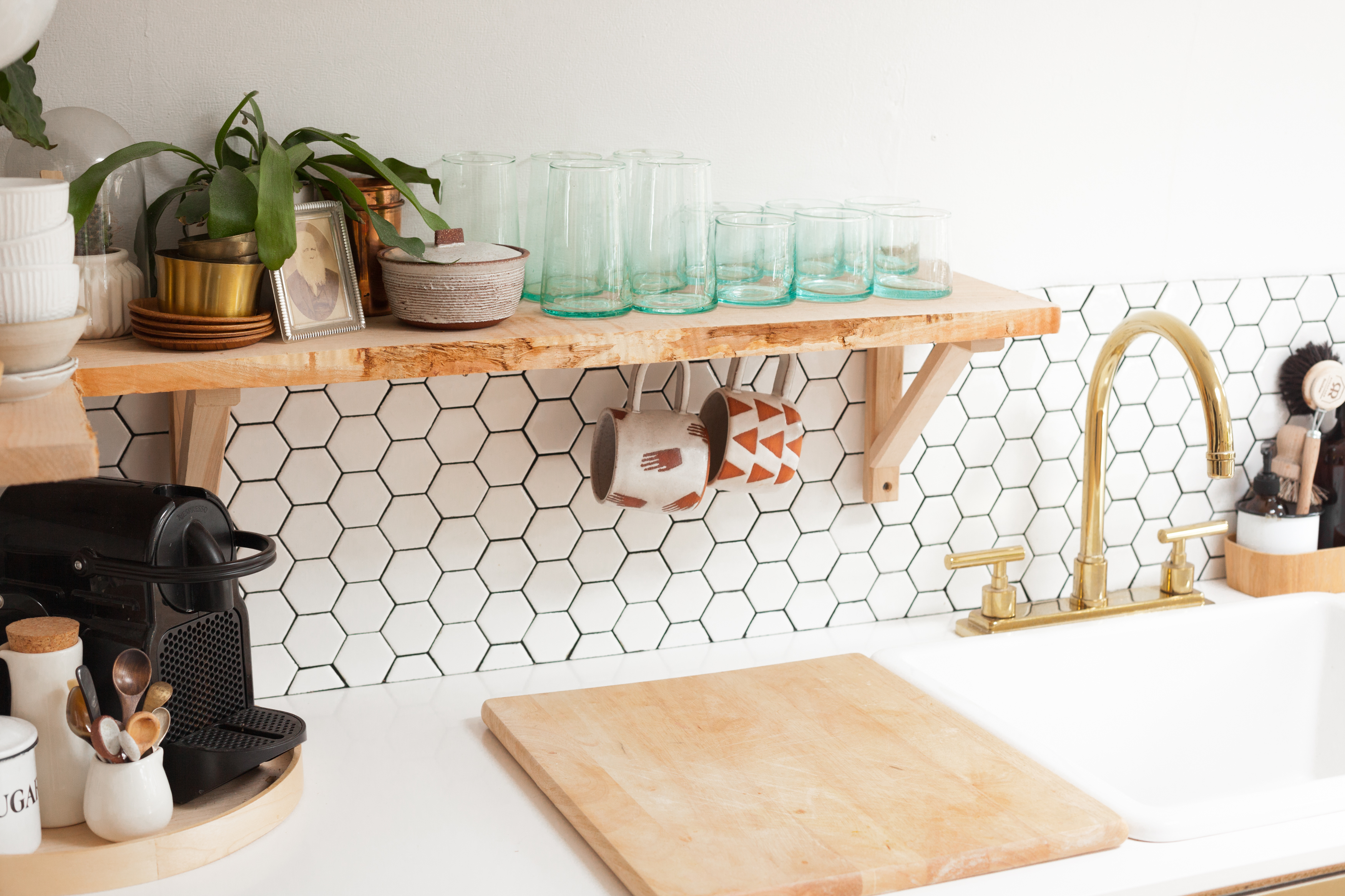 Shelves to Save Space in the Kitchen #2 