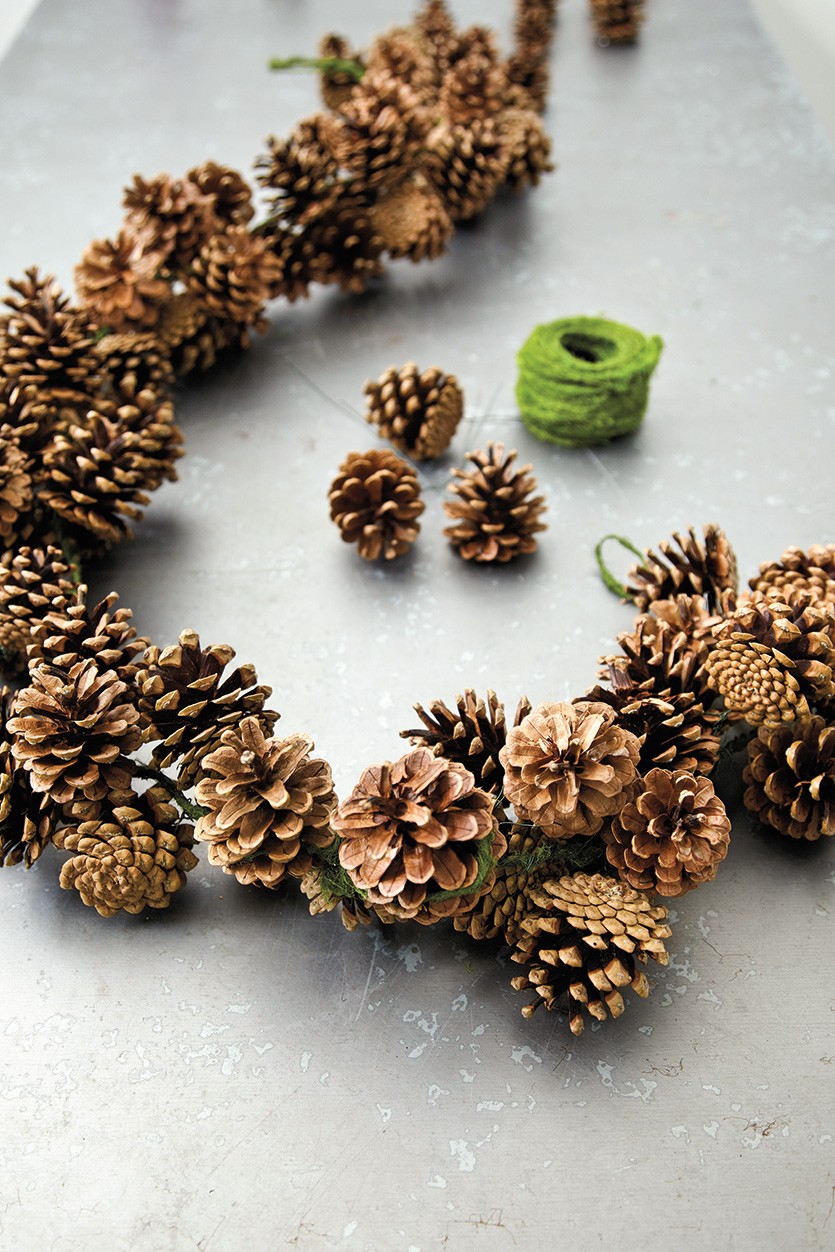 Classic Pinecone Holiday Diy Decorating Ideas Apartment Therapy