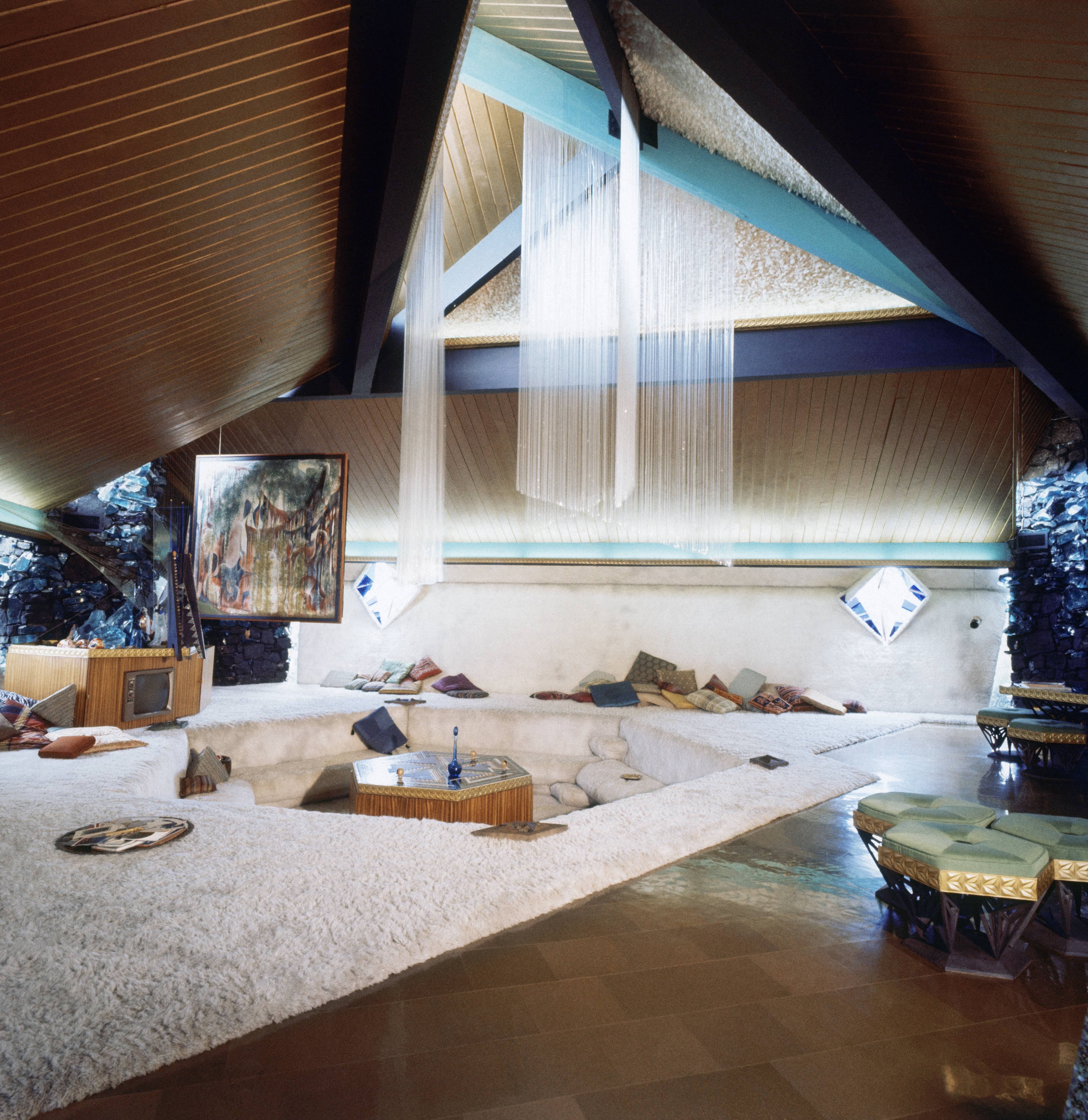 Trend Report Conversation Pits Are Back Apartment Therapy