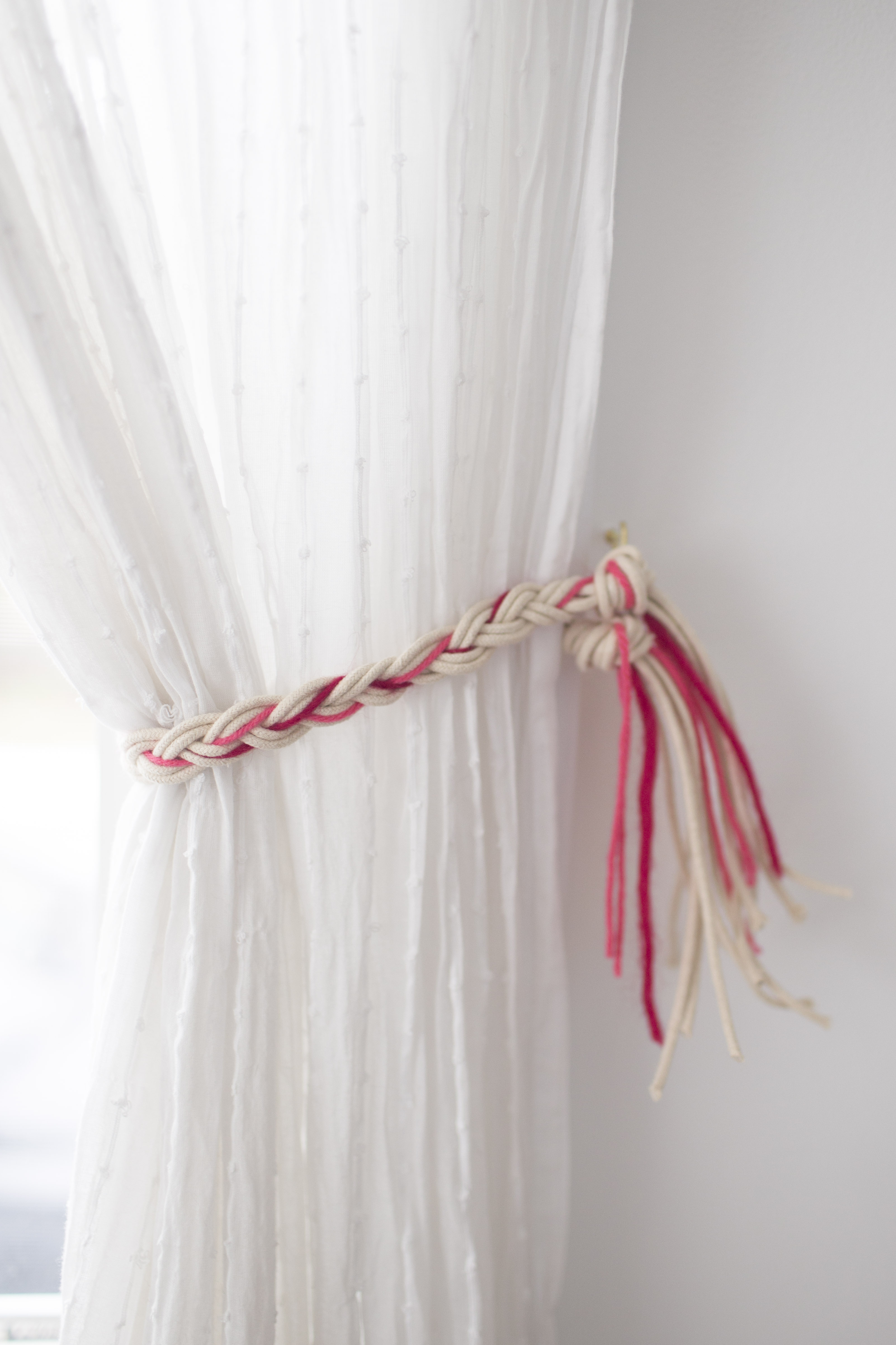 How To Make Diy Curtain Tie Backs From Rope Apartment Therapy