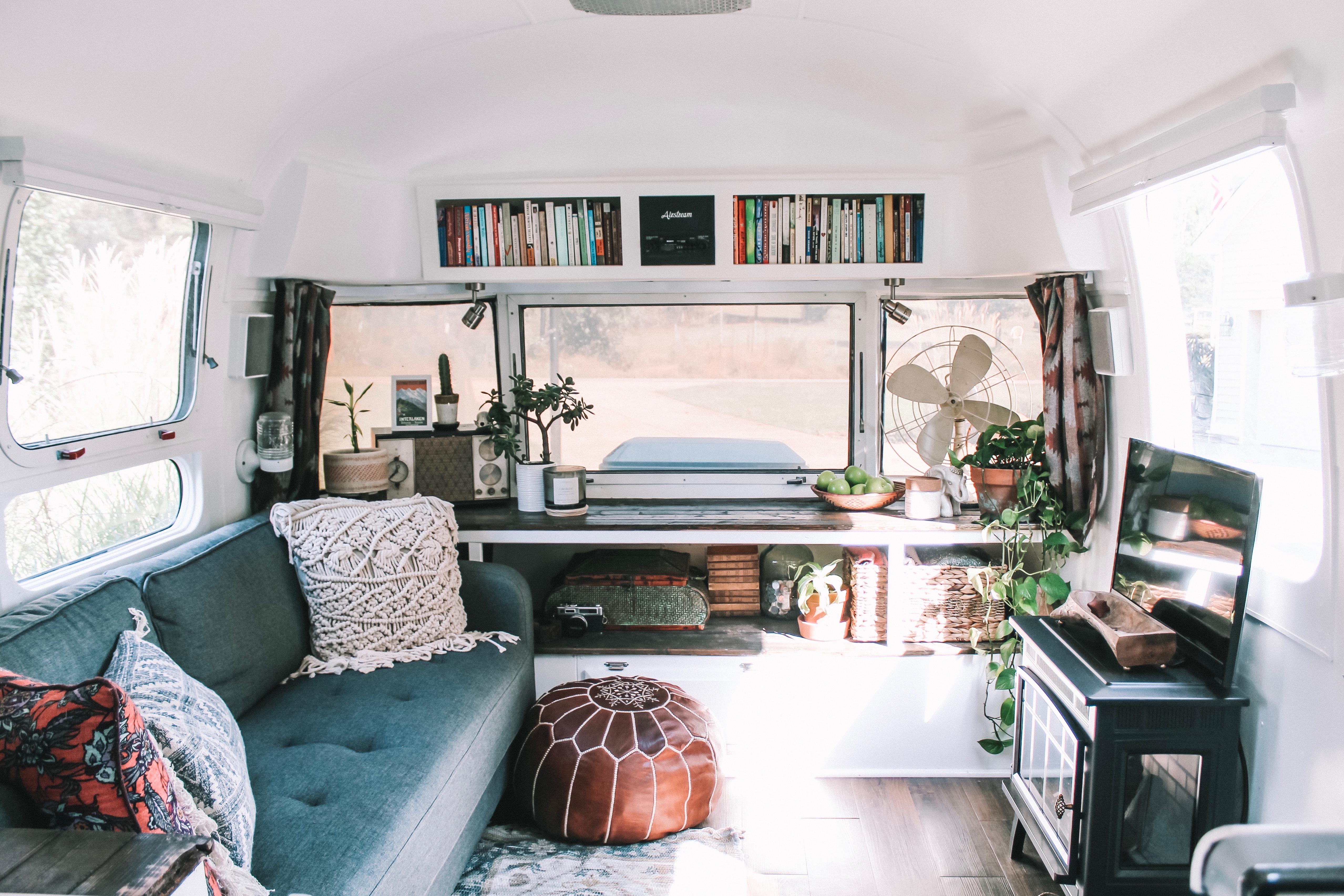 6 Major Decorating Tips From Tiny House Owners Apartment