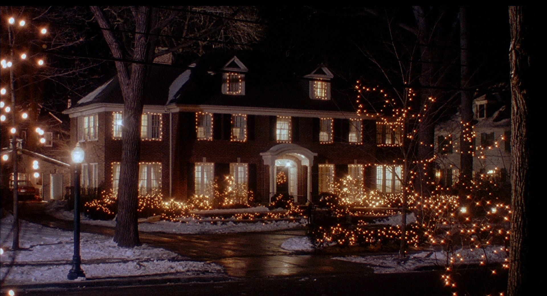 Home alone wallpaper deals