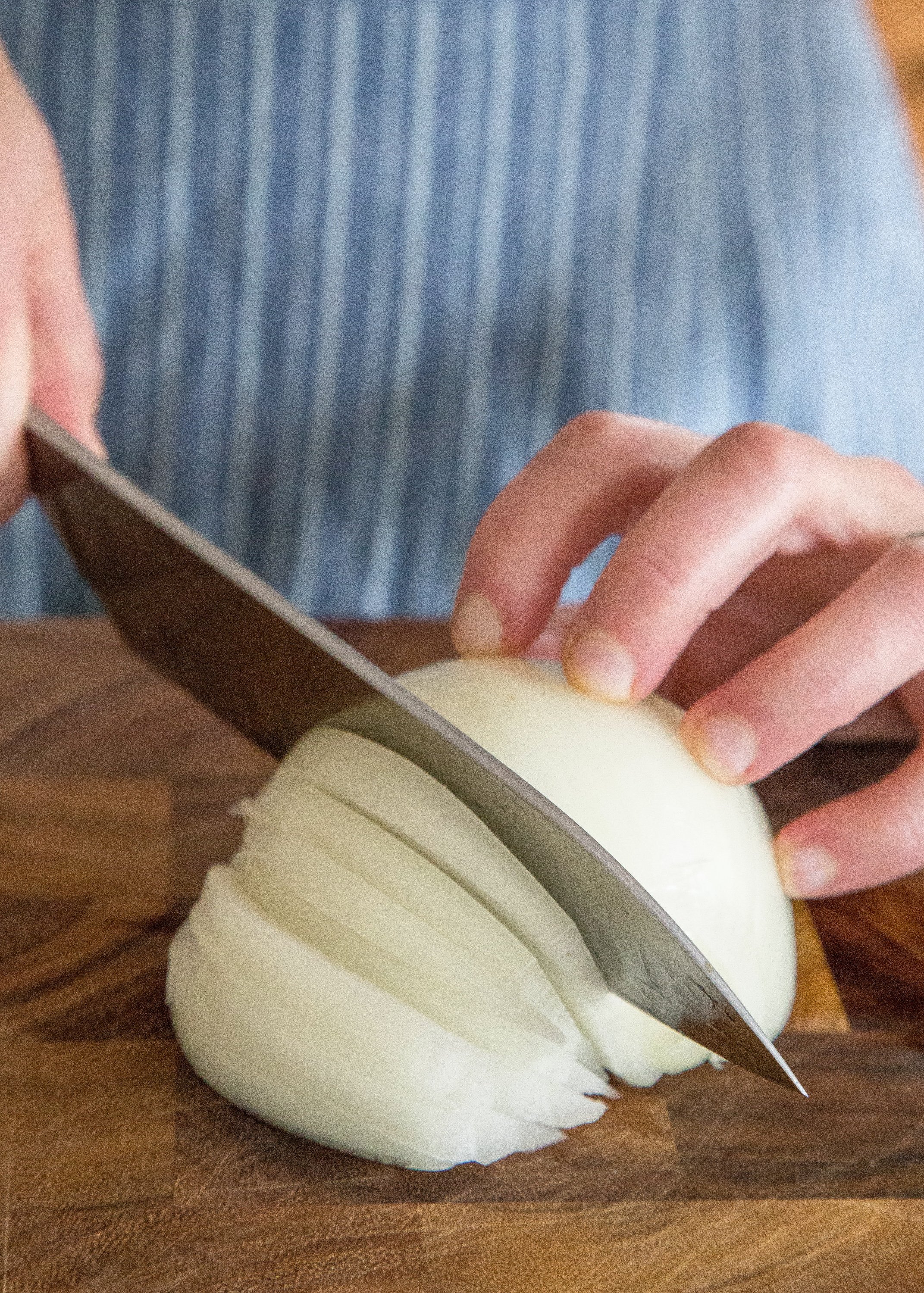 How to cut an onion 3 different ways