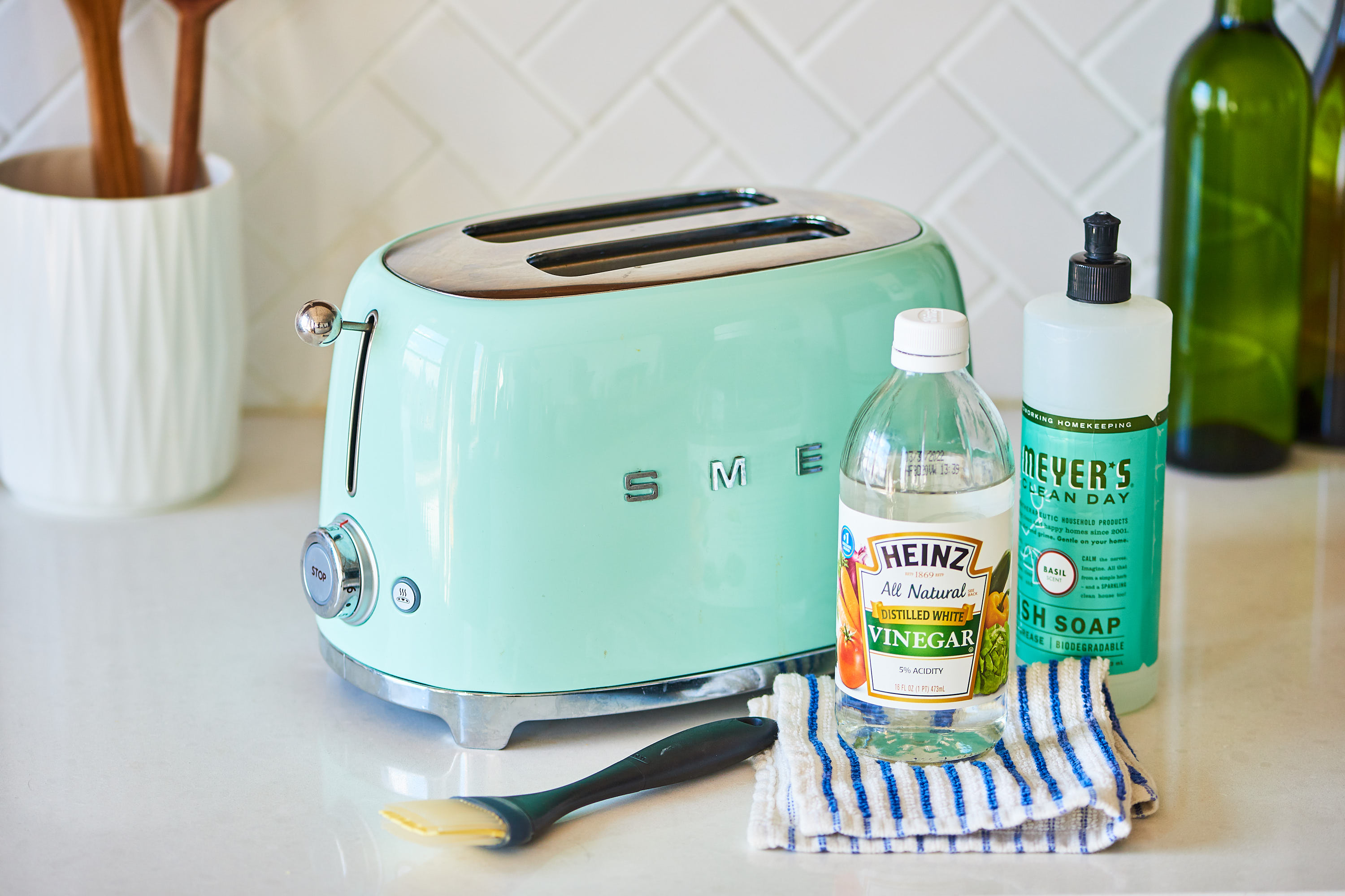 How to Clean a Toaster the Quick and Easy Way