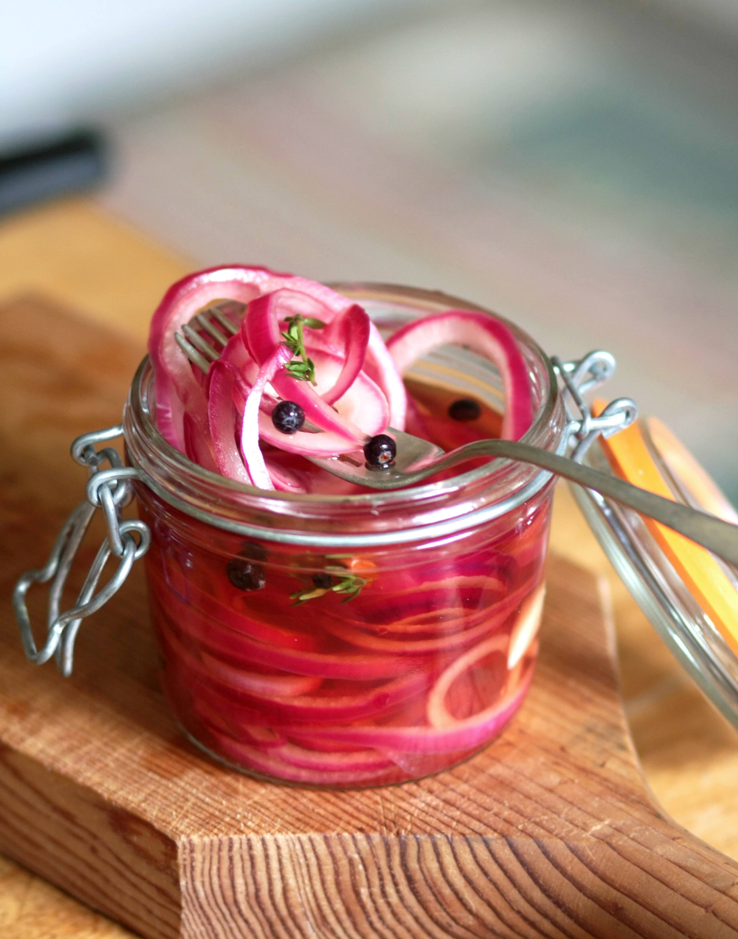 10-Minute Pickled Red Onions