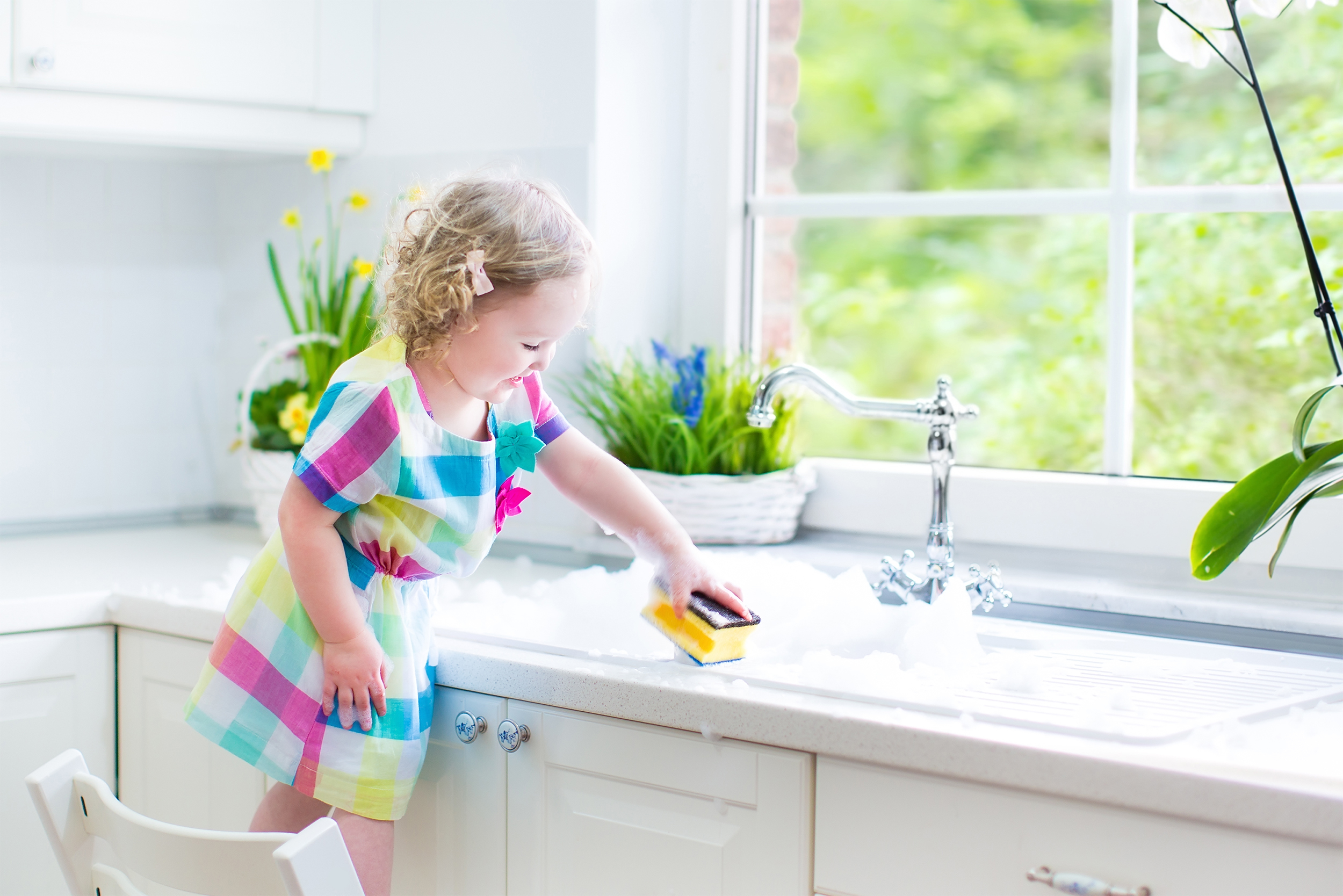 Best Learning Towers for Toddlers: 7 Kitchen Helpers for 2024