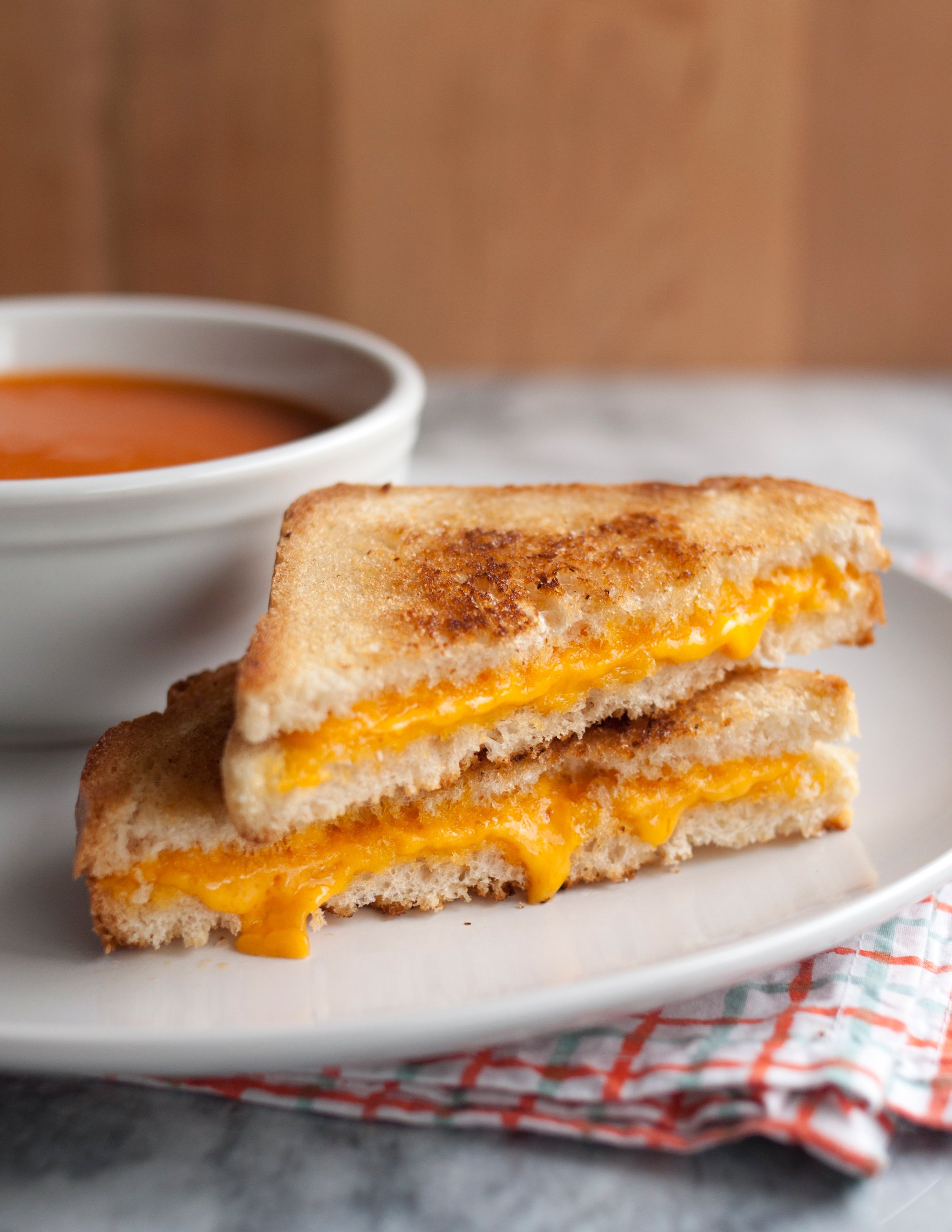 Want the Perfect Grilled Cheese Sandwich? Put a Lid On It!