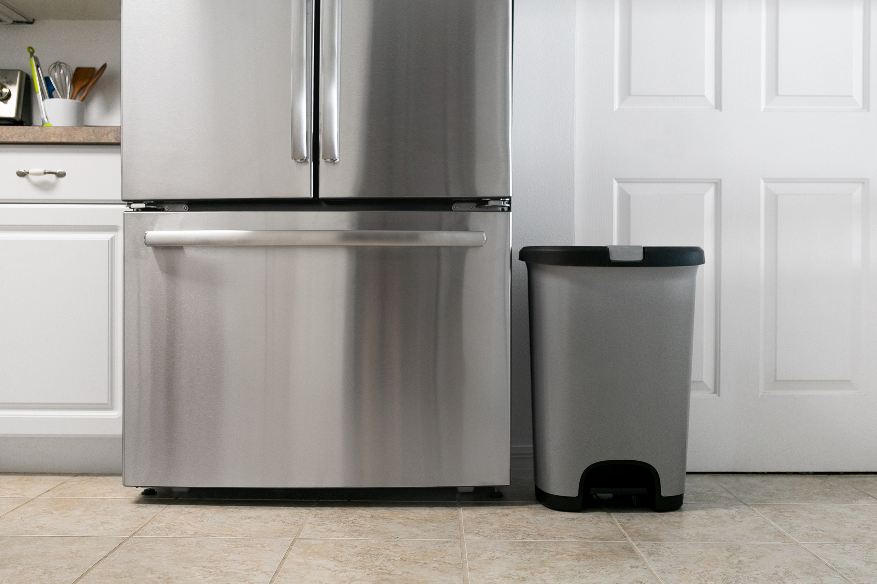 Simple Tips for Cleaning & Disinfecting Trash Cans