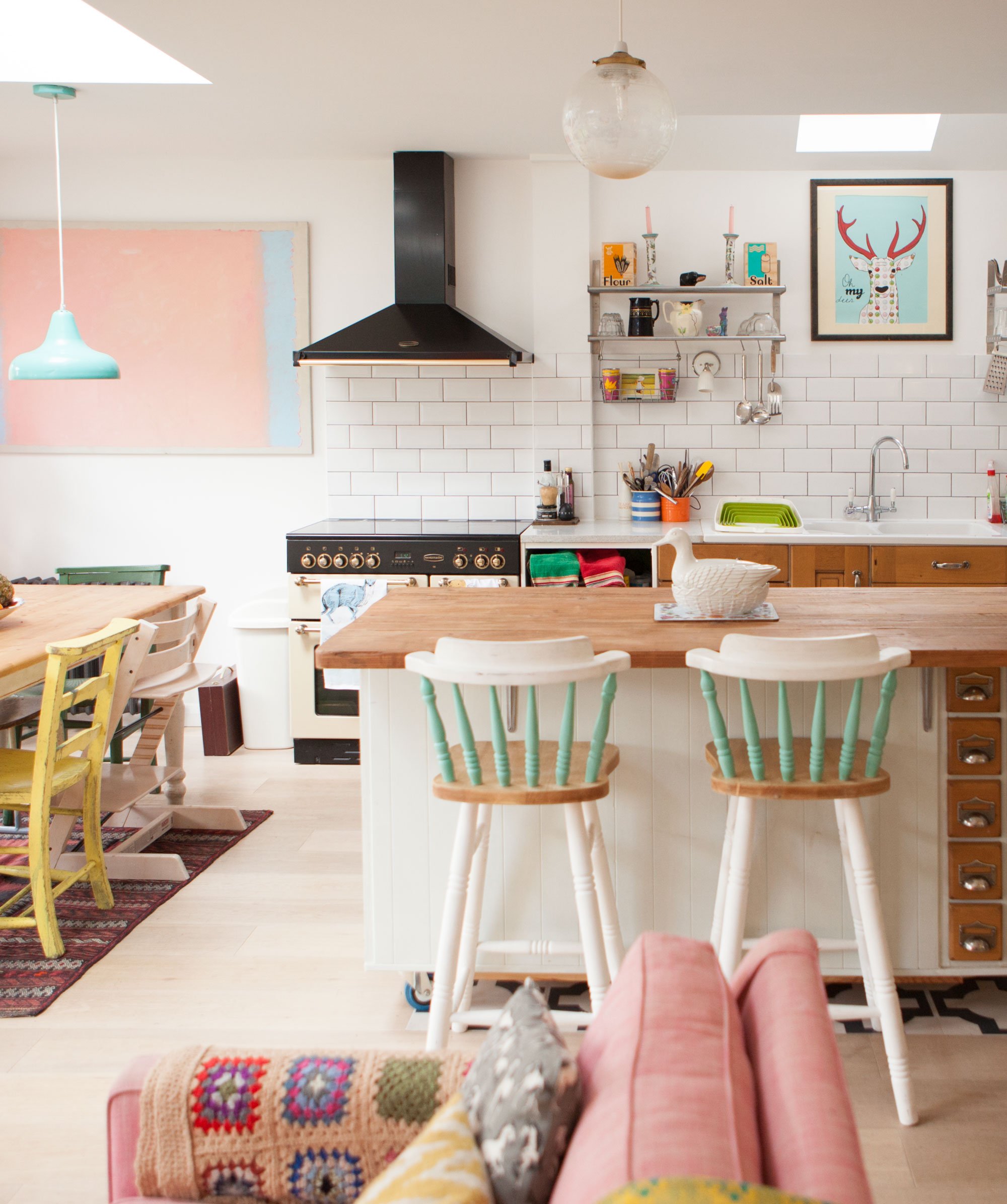 This Candy-Colored London Kitchen Will Totally Cheer You Up | Kitchn