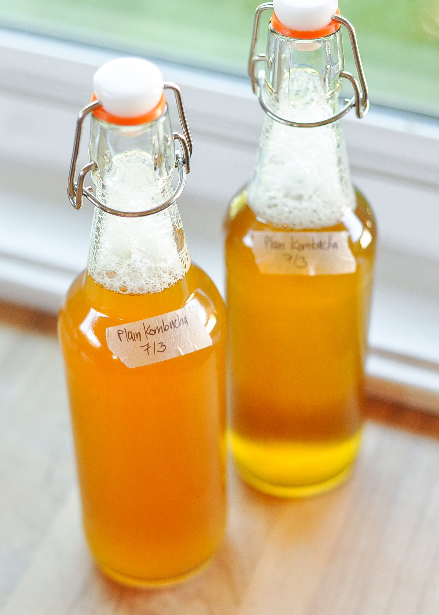 How To Make Homemade Kombucha Tea (Step-by-Step Recipe)