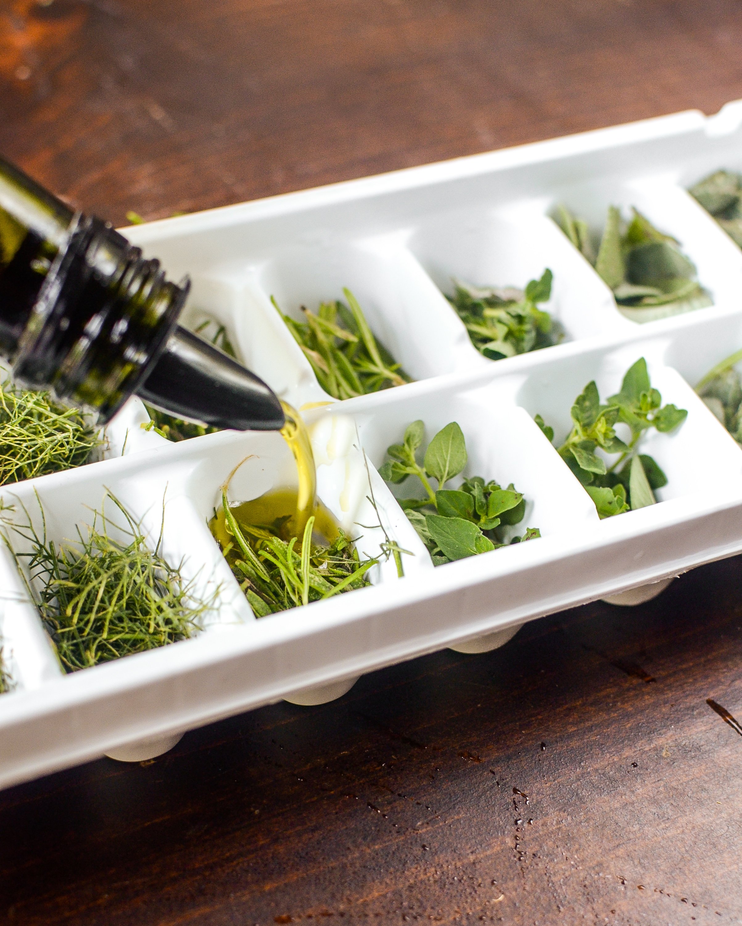 Kitchen Tips: 15 Brilliant Uses for Ice Trays Including Freezing Herbs