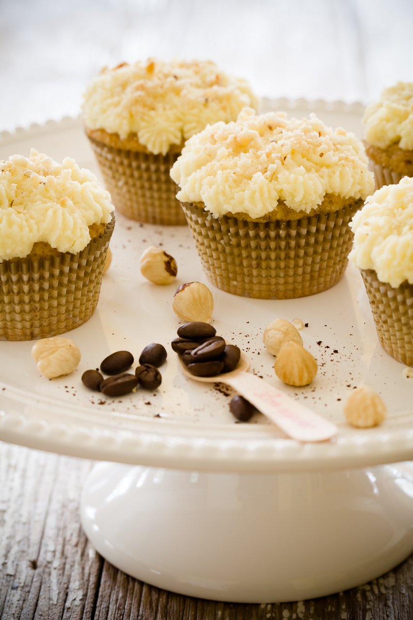 How to Convert Cake into Cupcakes (and Cupcakes into Cake!)