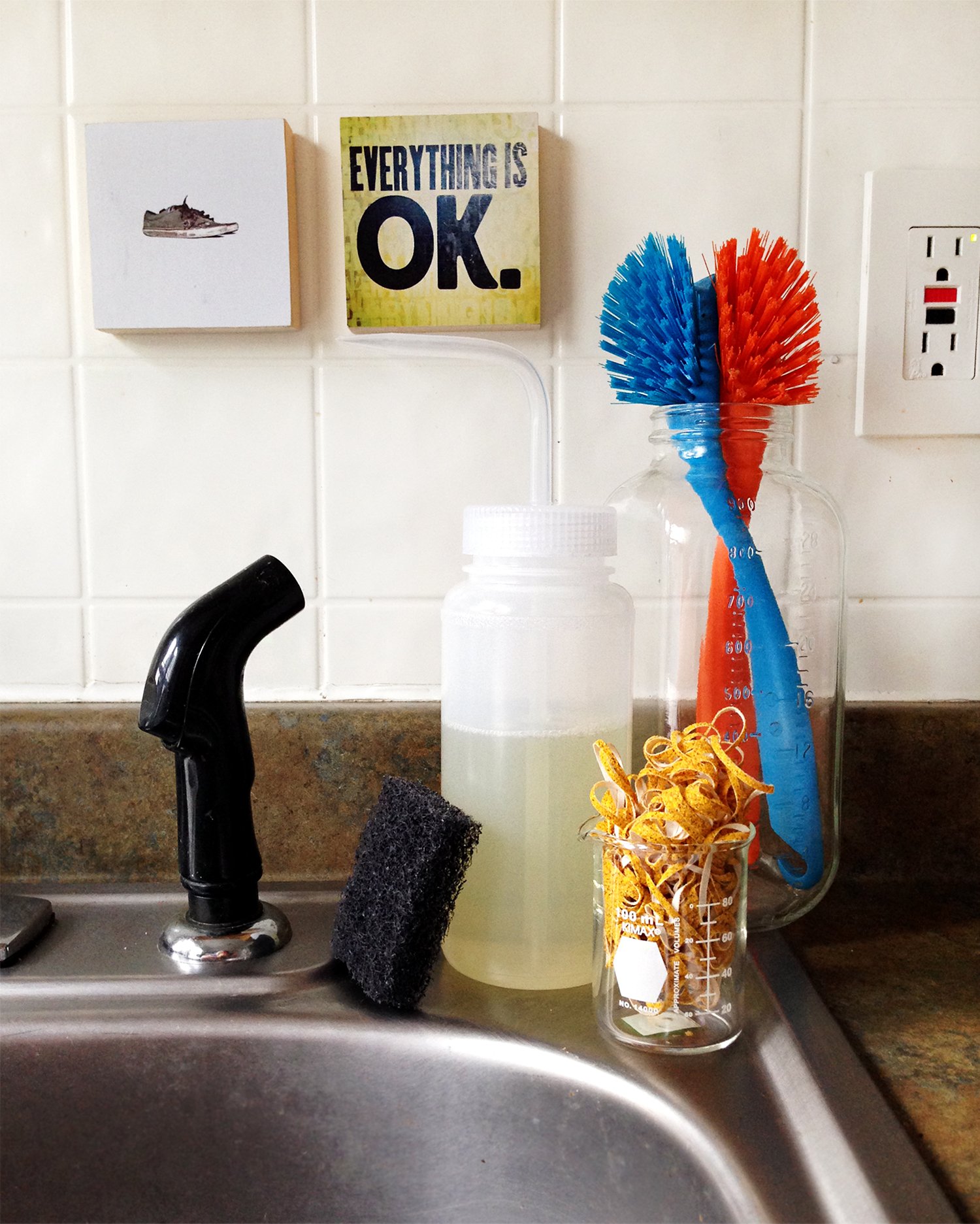 Casabella - Palm Sink Brush