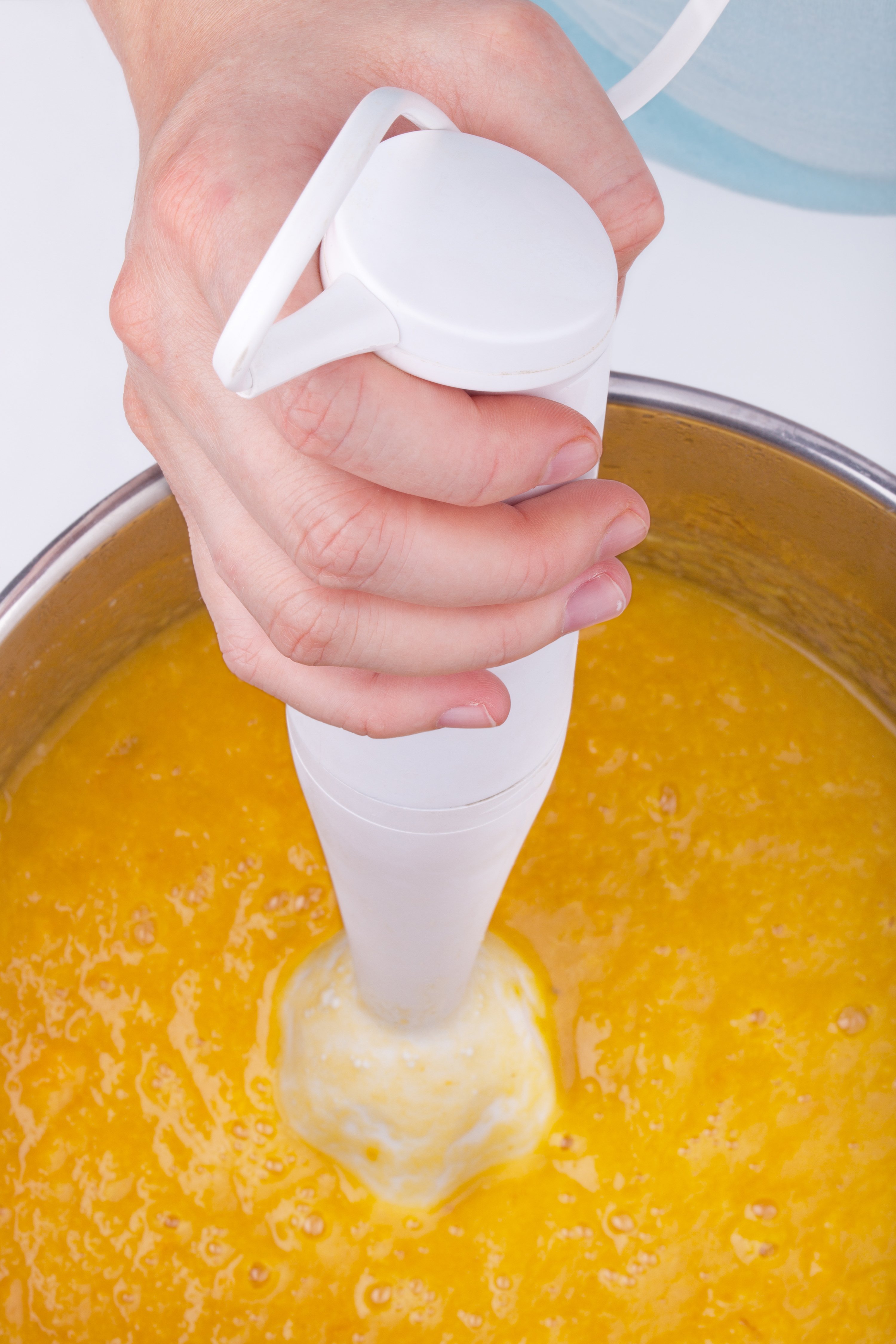 WHEN TO USE A HAND BLENDER?