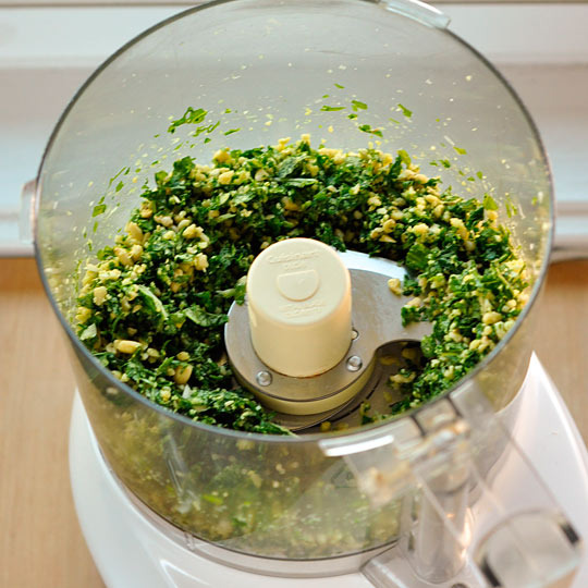 The differences between KitchenAid food processors and food choppers