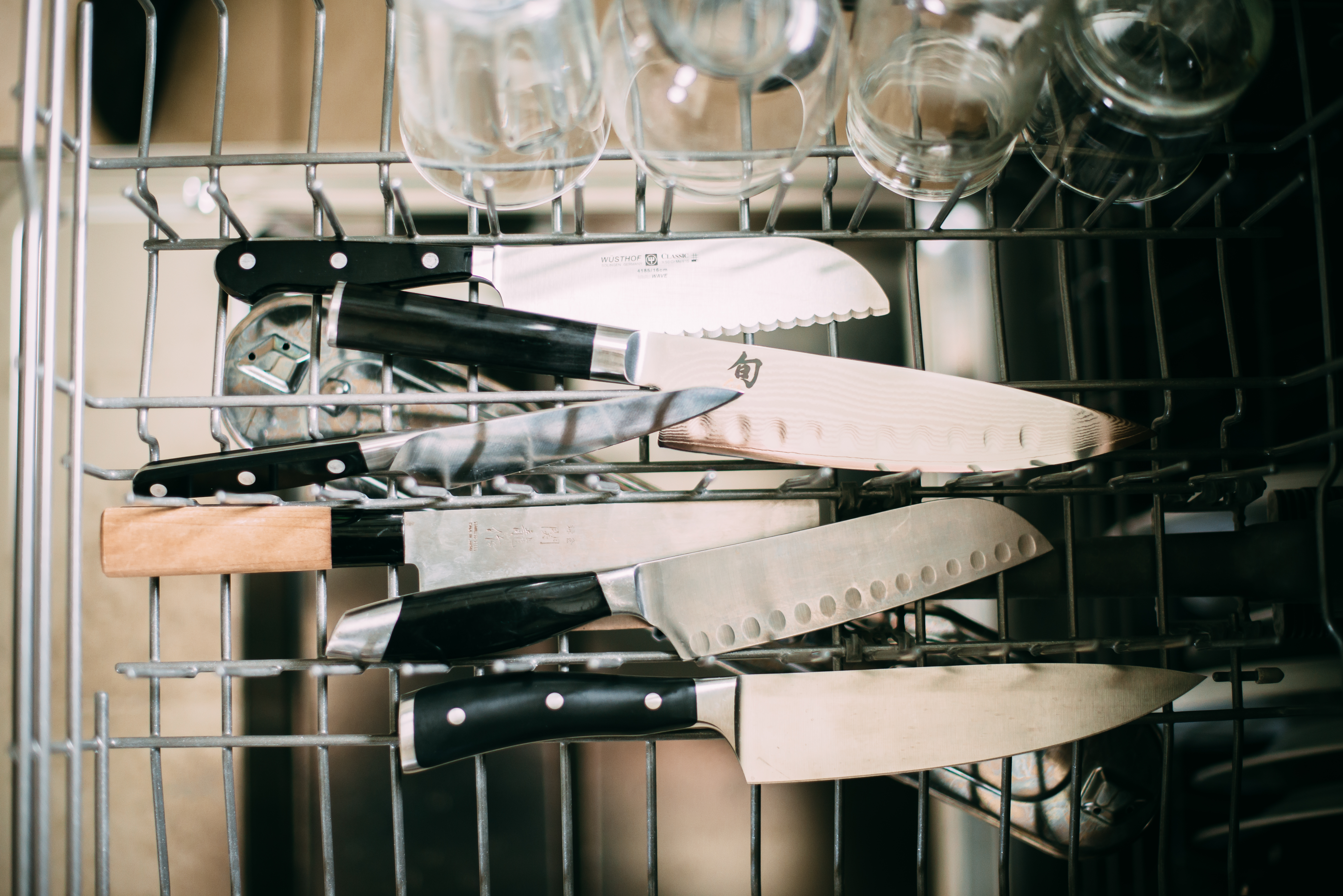 forvisning Bil plads Why Knives Shouldn't Go in the Dishwasher | The Kitchn