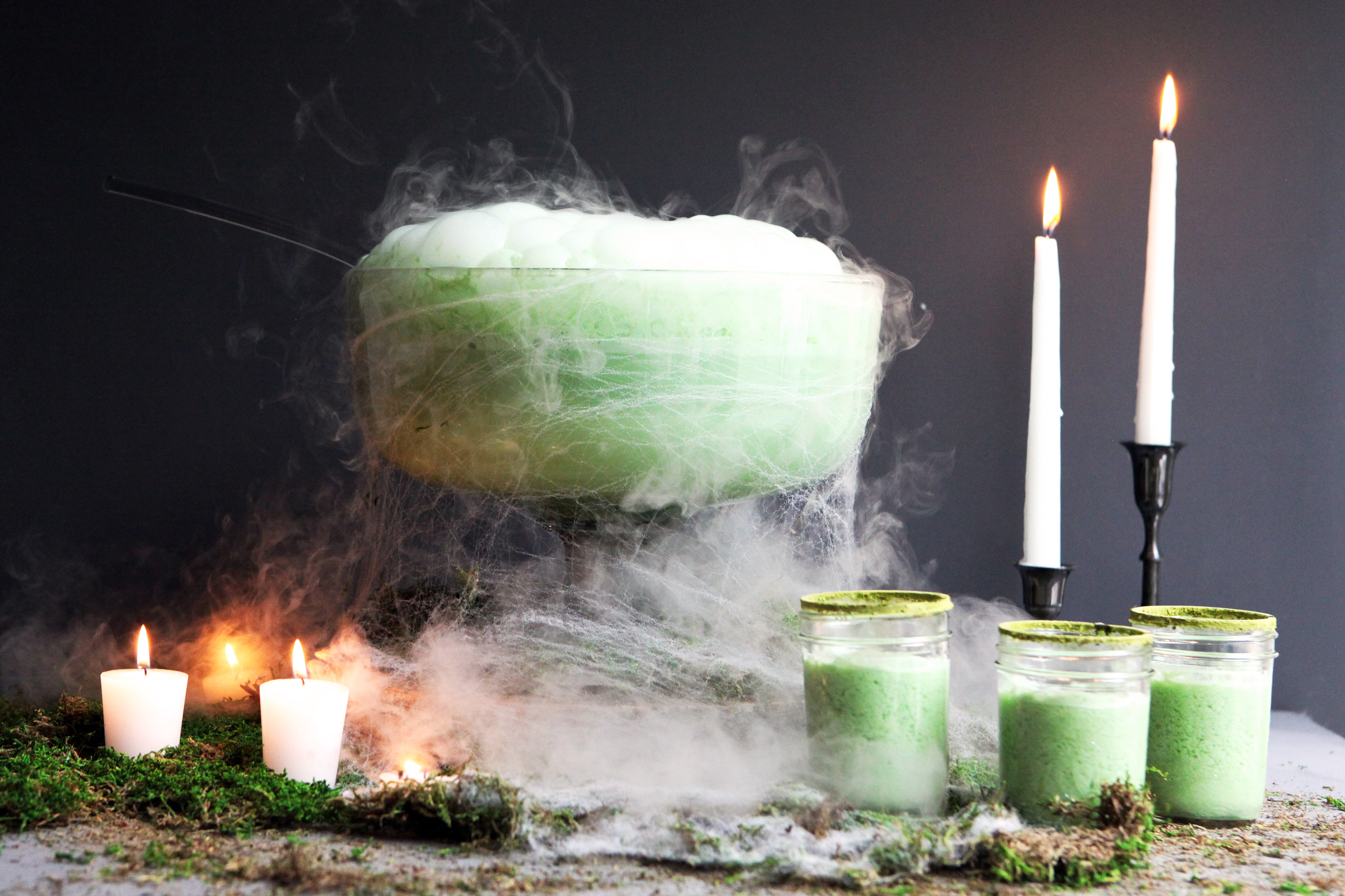 Use Dry Ice to Create Smoky Cocktails