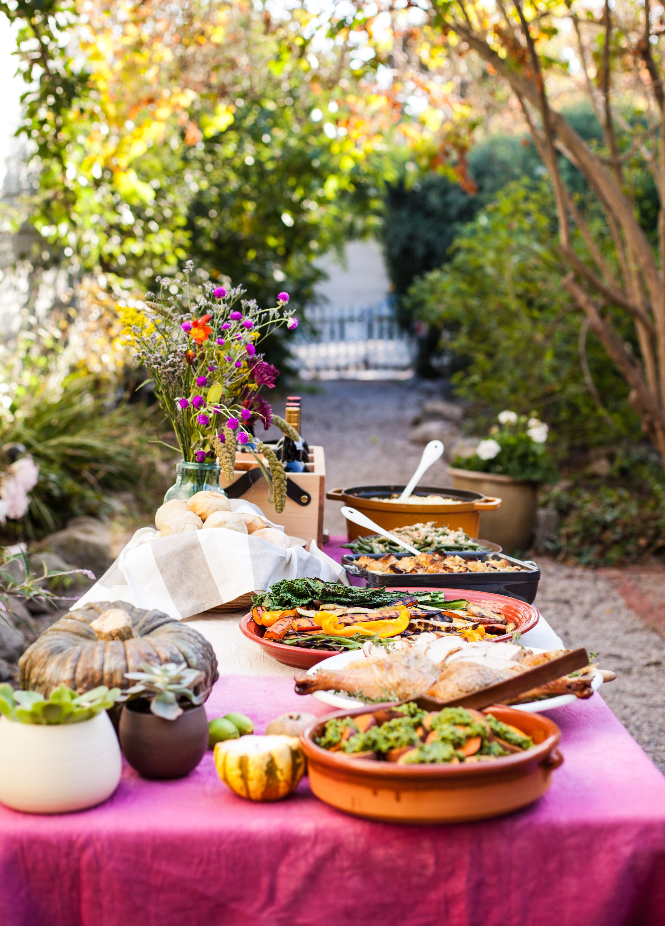 thanksgiving buffet table