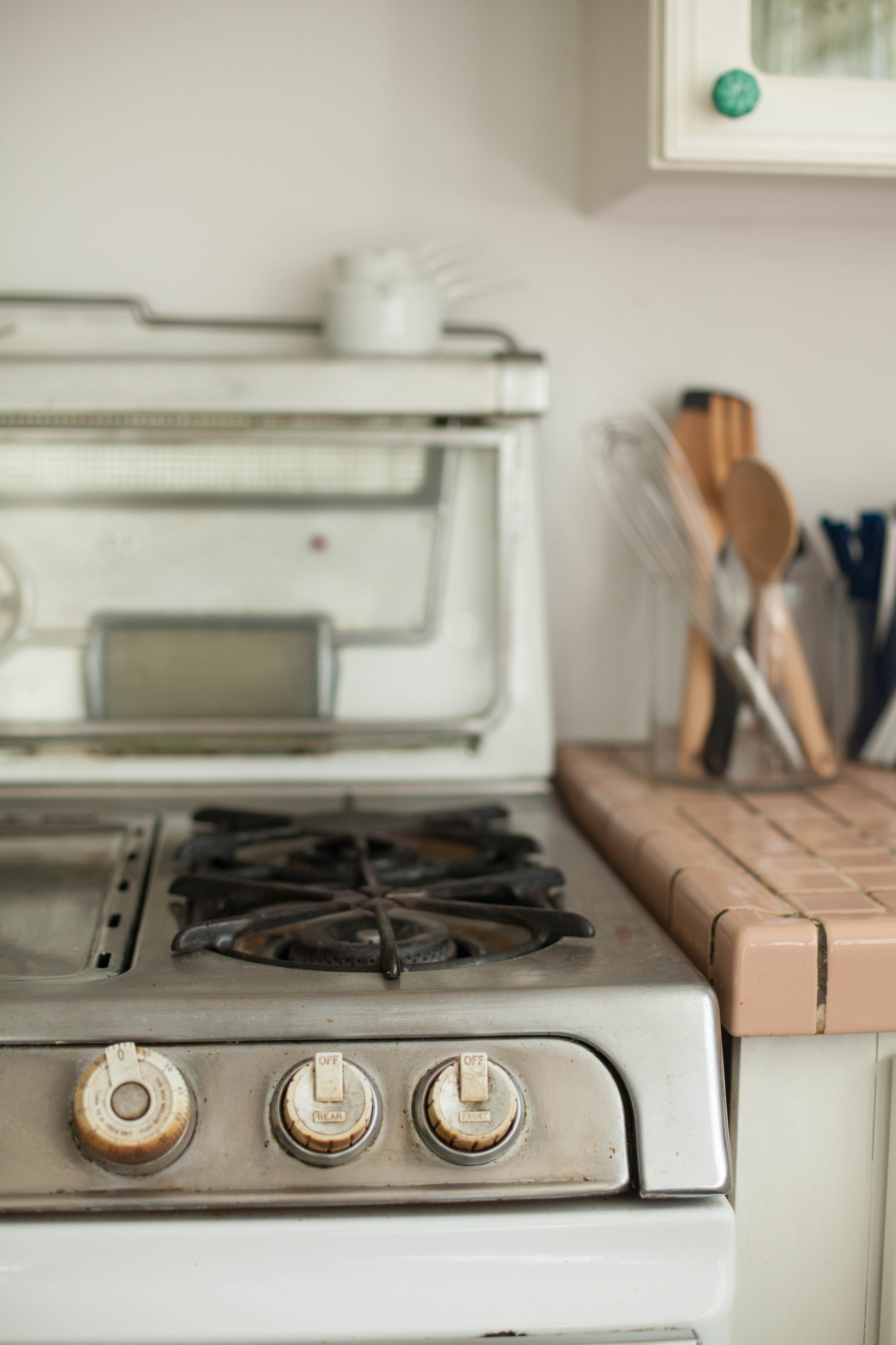 How Long Can a Landlord Leave You Without an Oven?