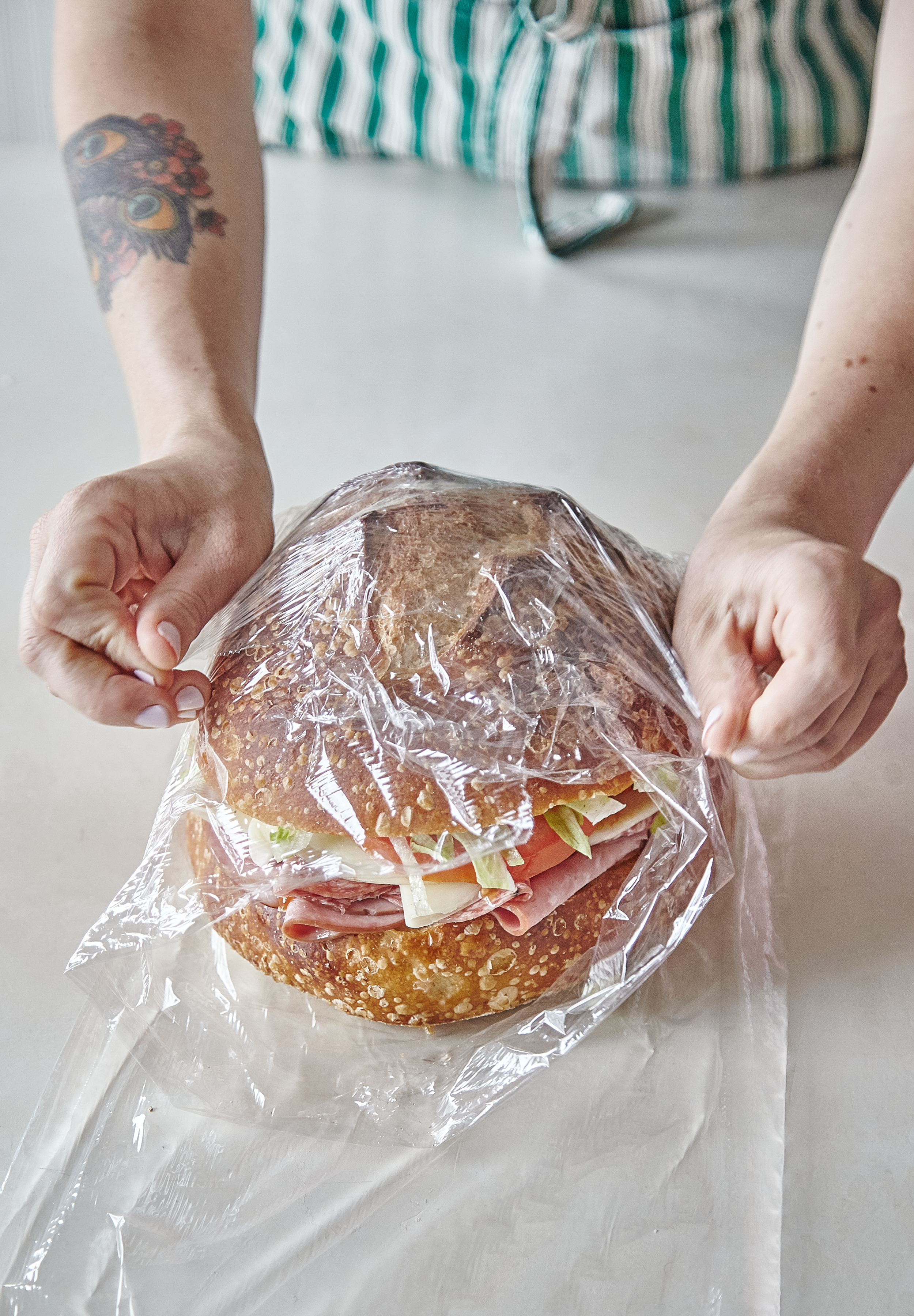 Saran wrap/plastic wrap (for the kitchen) that actually sticks : r