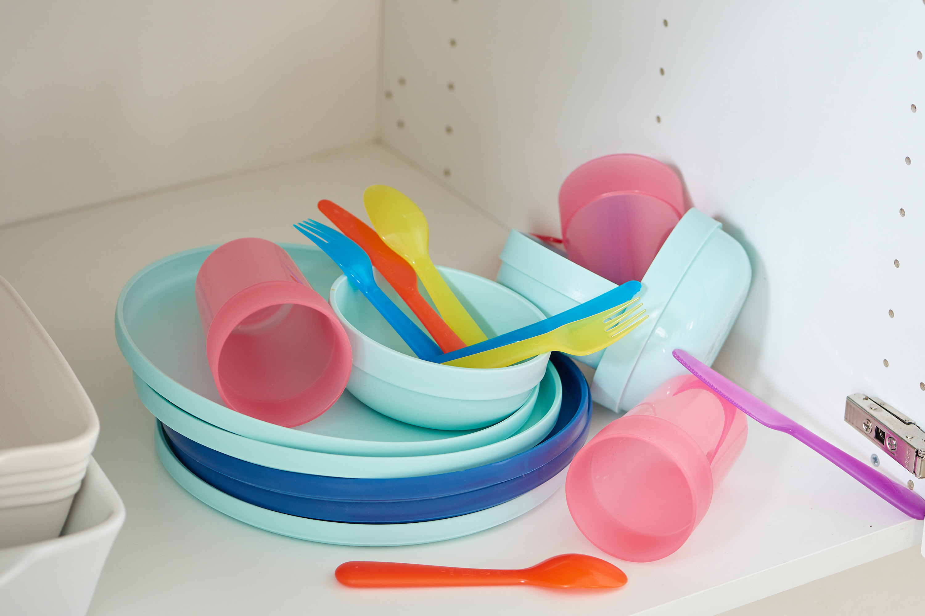 How to Organize Sippy Cups and Baby Bottles