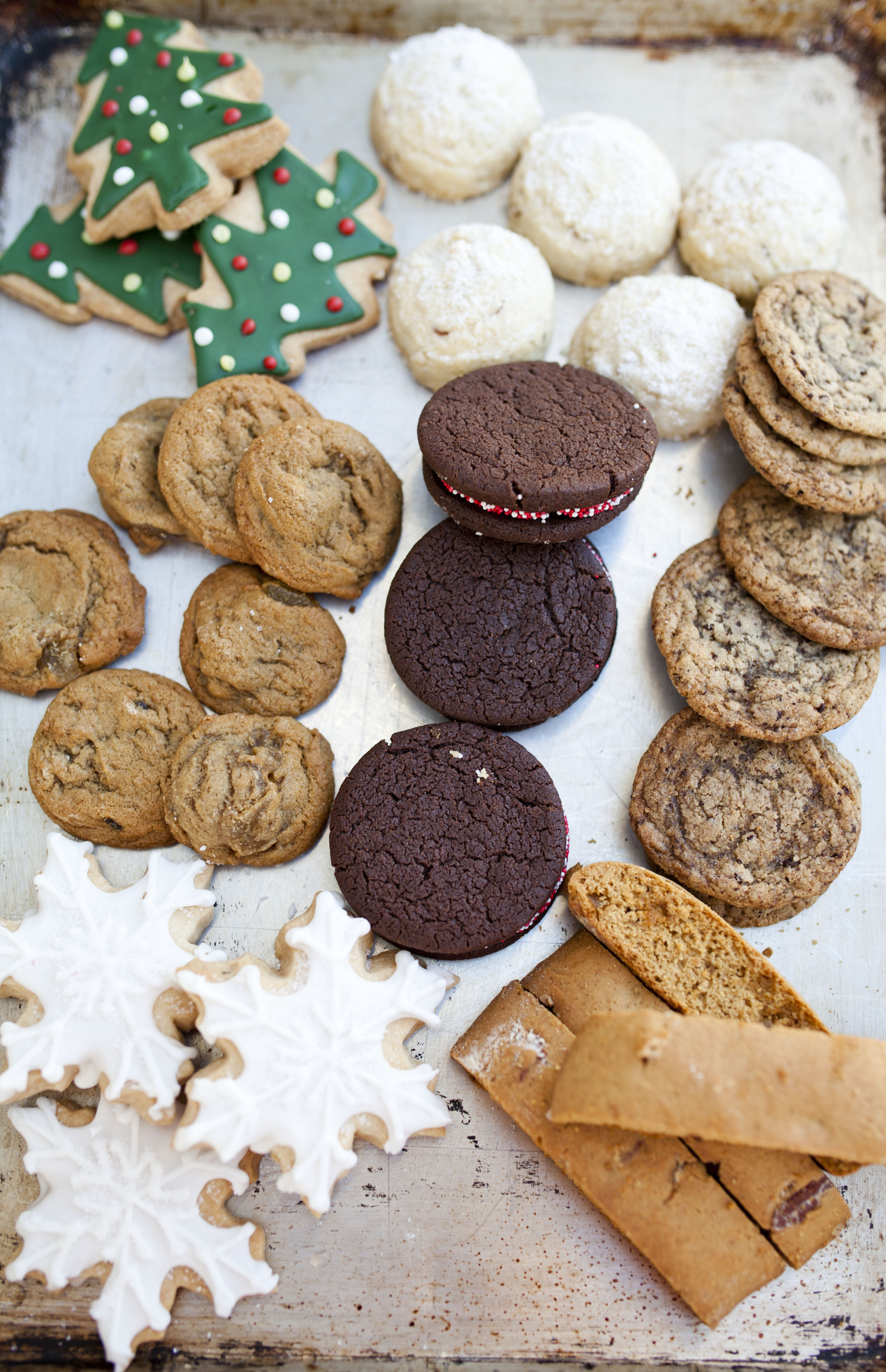 The Secret of Beautifully Decorated Cookies Is a Cheap Squeeze Bottle