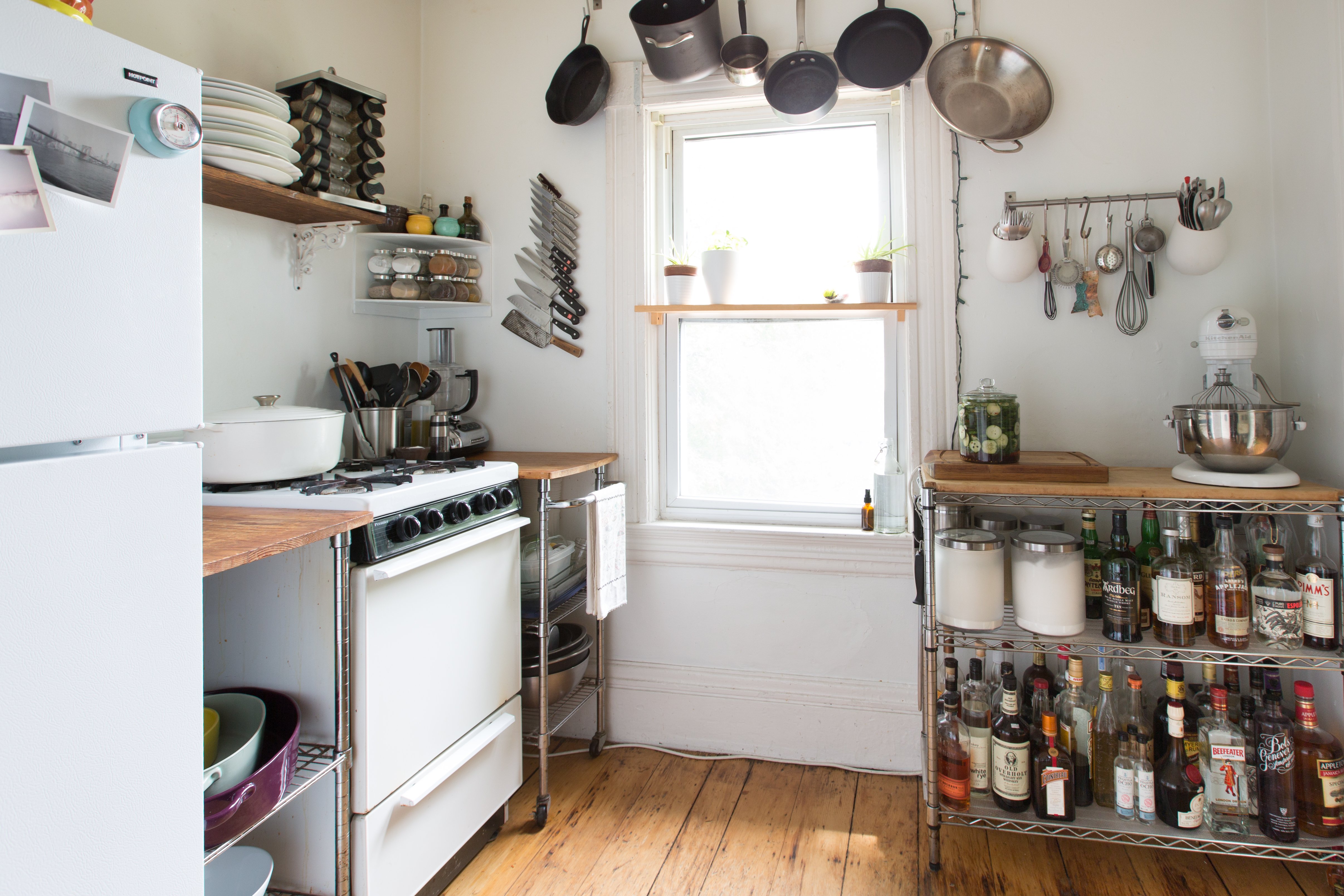 Trending: Suspended Kitchen Shelving