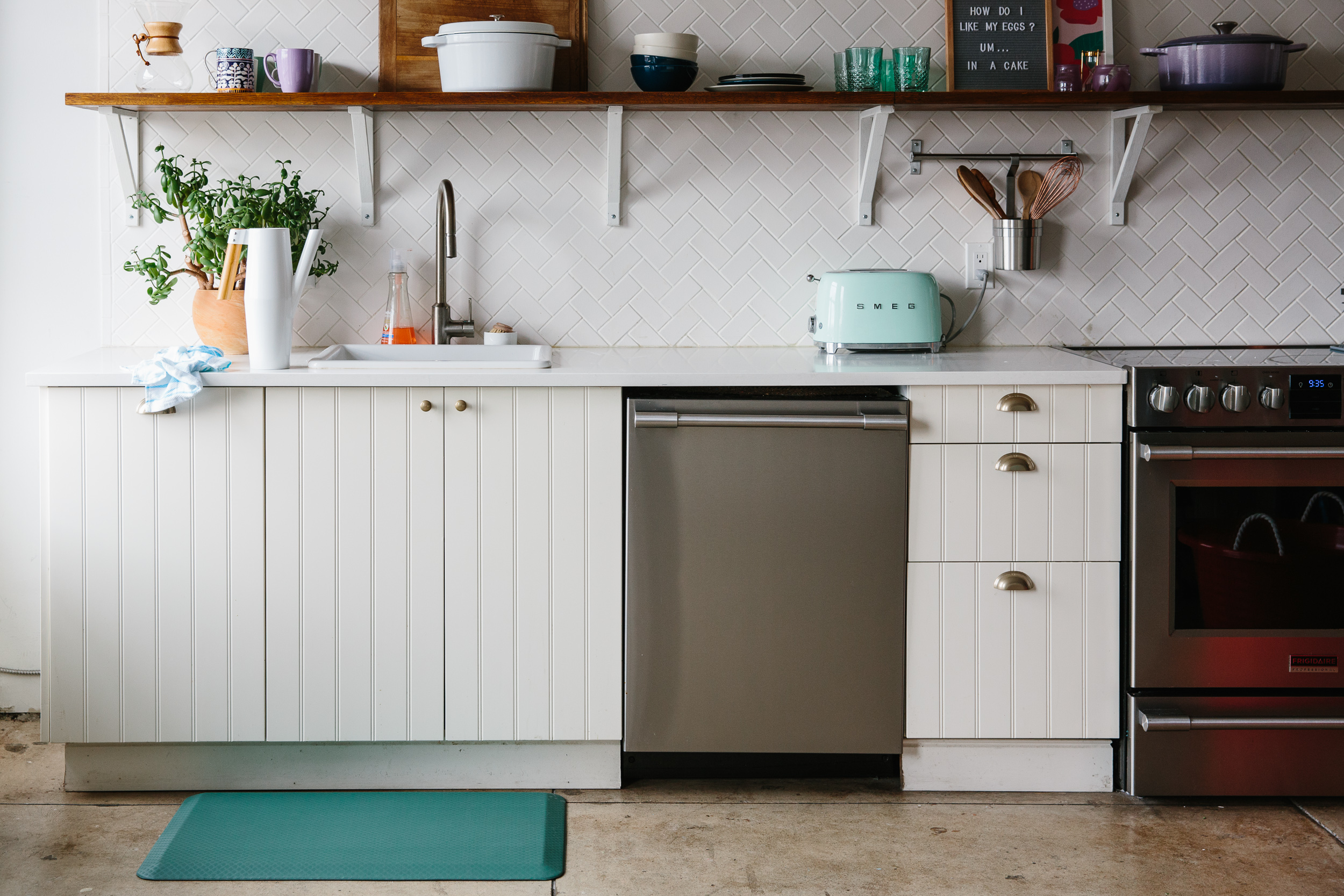 This Comfortable, Easy-to-Clean Kitchen Mat Has Received '6 Stars