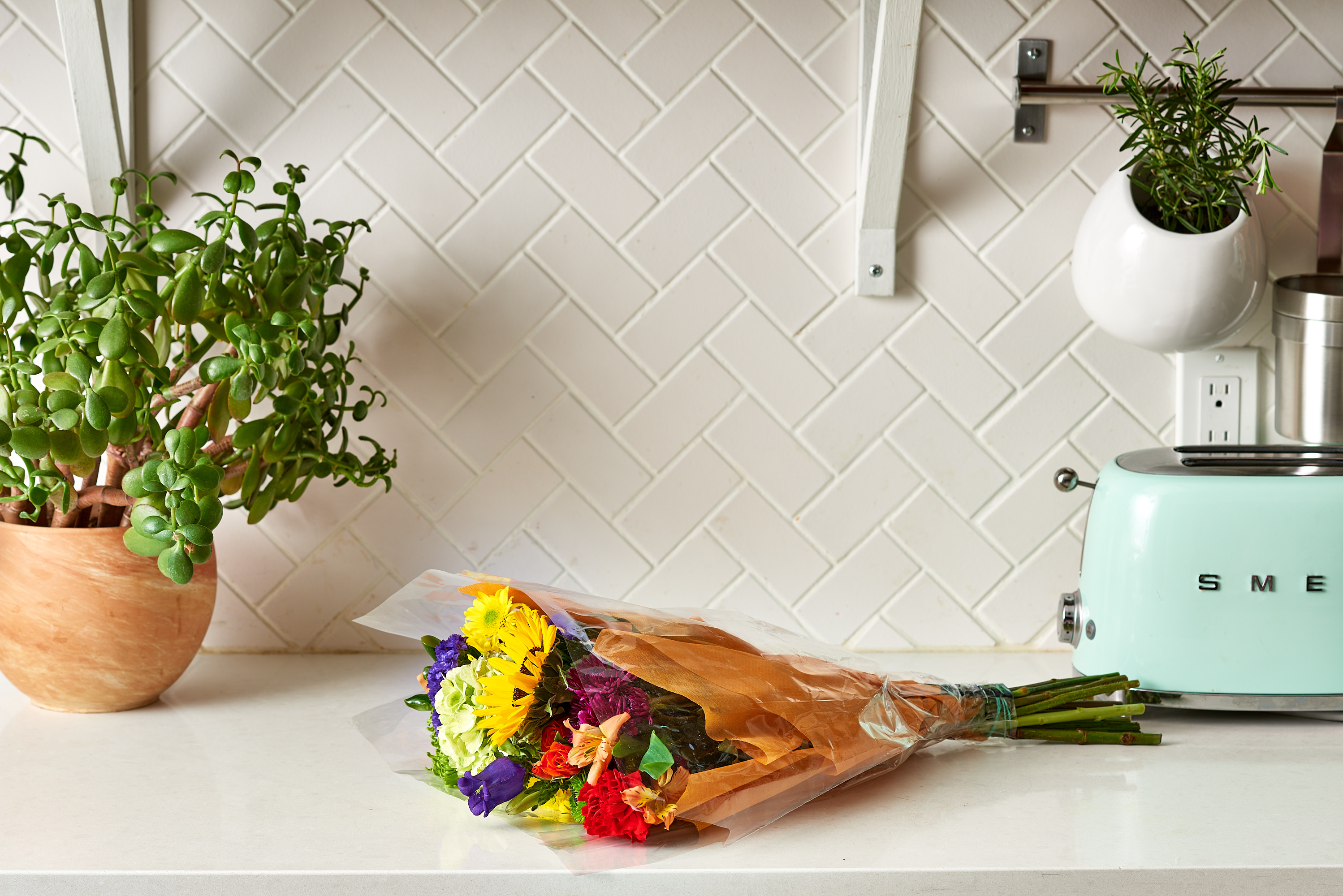 How To Arrange A Bouquet Of Flowers Kitchn