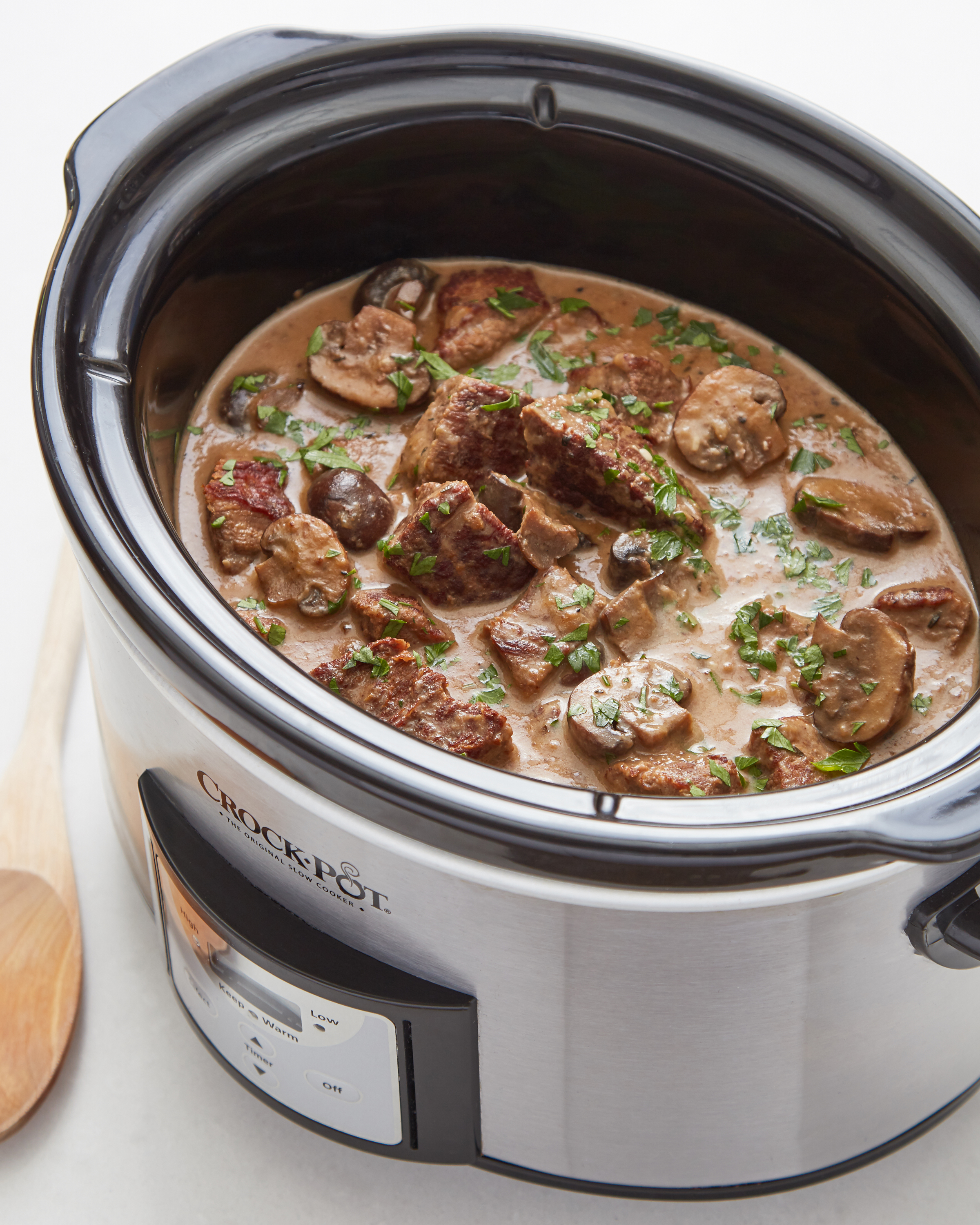 Slow Cooker Mushroom Round Steaks and Gravy ⋆ Real Housemoms