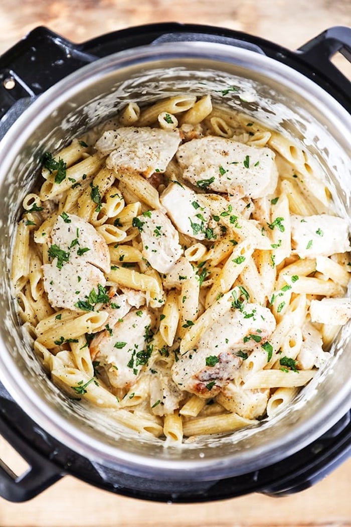 Instant Pot Chicken Alfredo Pasta Is a Weeknight Winner