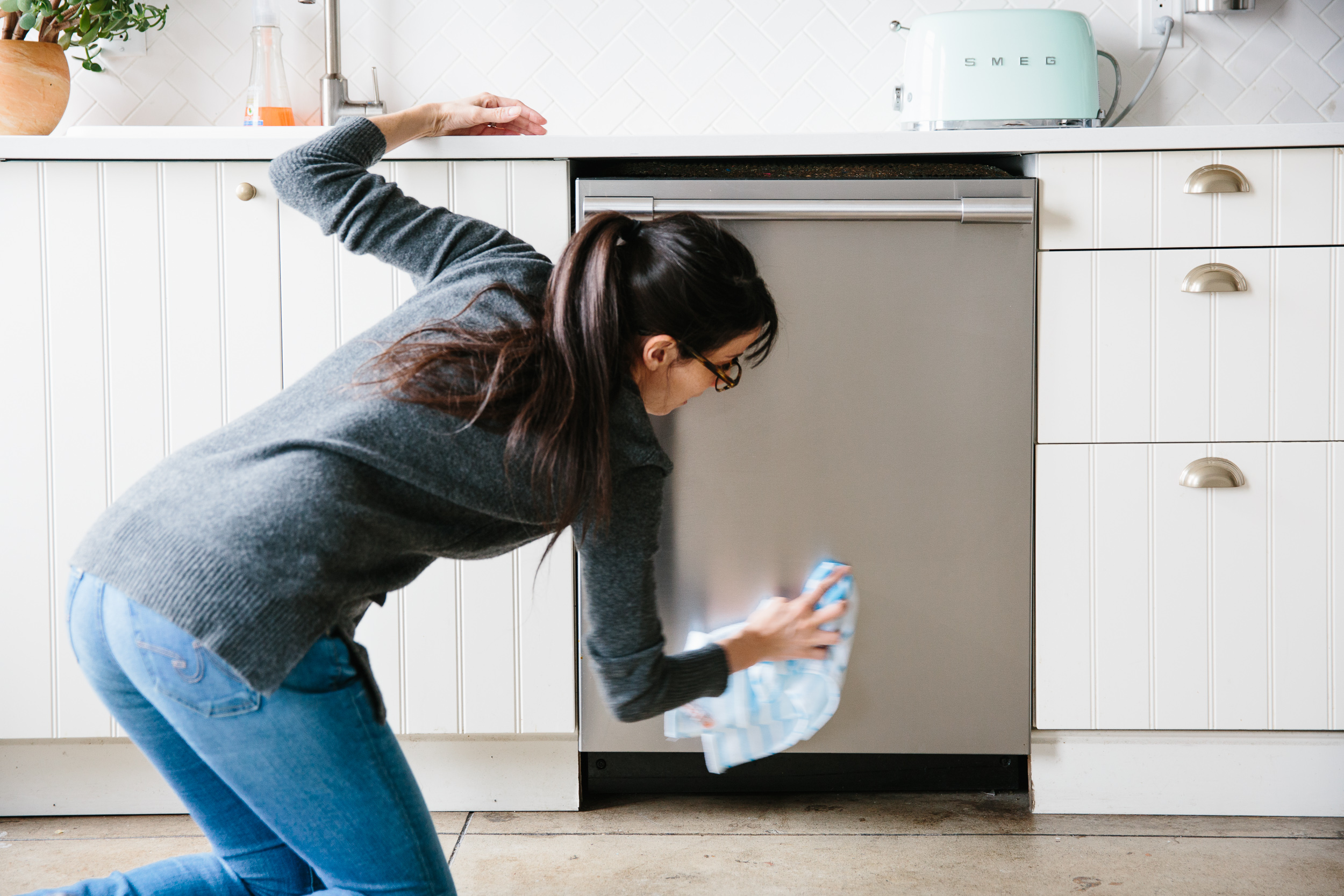 Making Cleanup Fast With An Organized Kitchen Sink & DIY Soap Dispenser