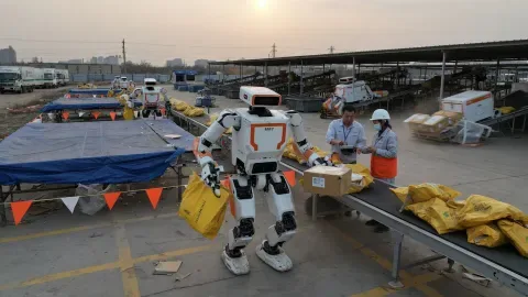 Robotera Lands $200M+ for China Post Logistics Humanoids
