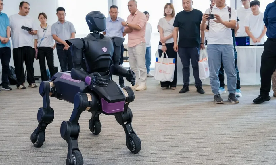 LimX Dynamics Centaur Robot Tests Humanoid Limits at WAIC 2026