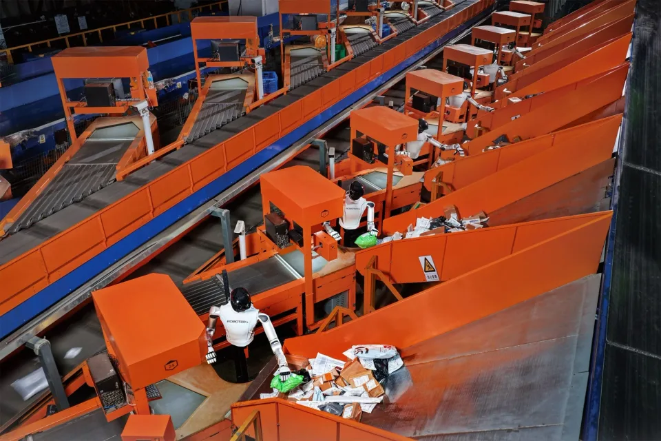 Robotera Lands $200M+ for China Post Logistics Humanoids