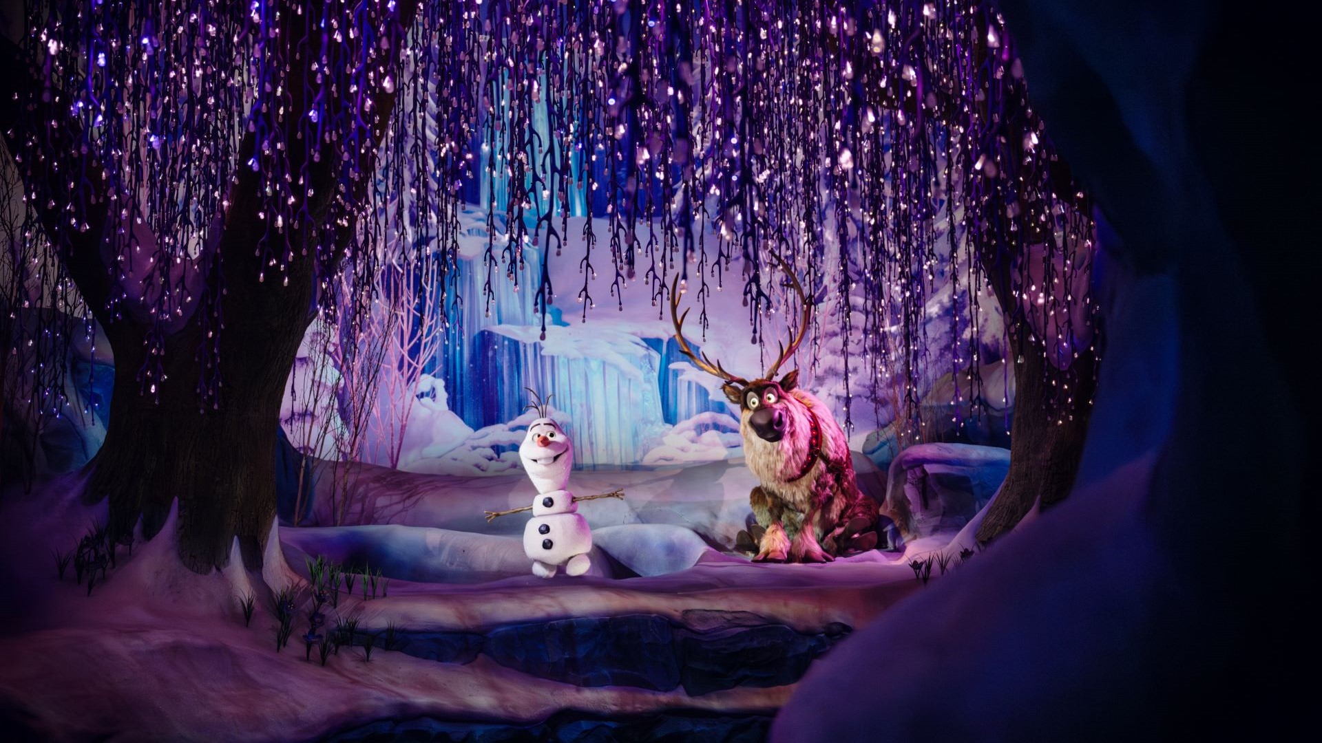 Olaf and Sven on Frozen Ever After ride