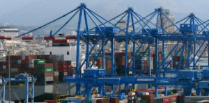 Porto: nel fine settimana un intervento per mettere in sicurezza il contenuto di un container