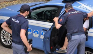 Ruba all’Oviesse capi d’abbigliamento: arrestato
