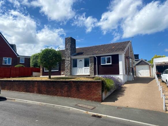 3 bedroom detached bungalow for sale