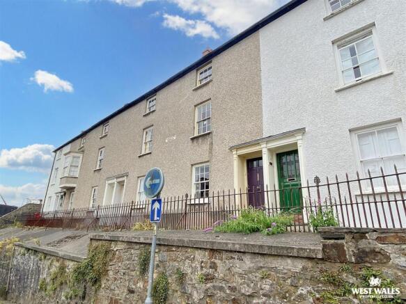 4 bedroom town house for sale