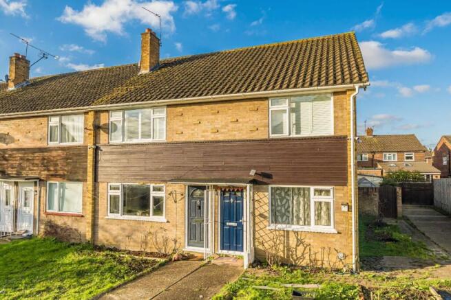 2 bedroom maisonette for sale
