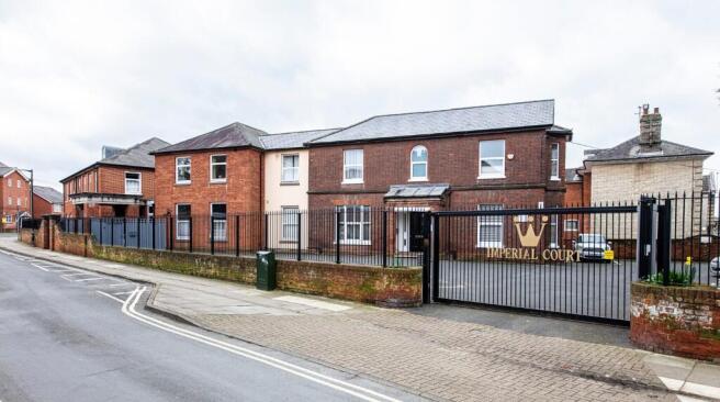 2 bedroom flat for sale