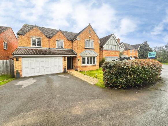 5 bedroom detached house for sale