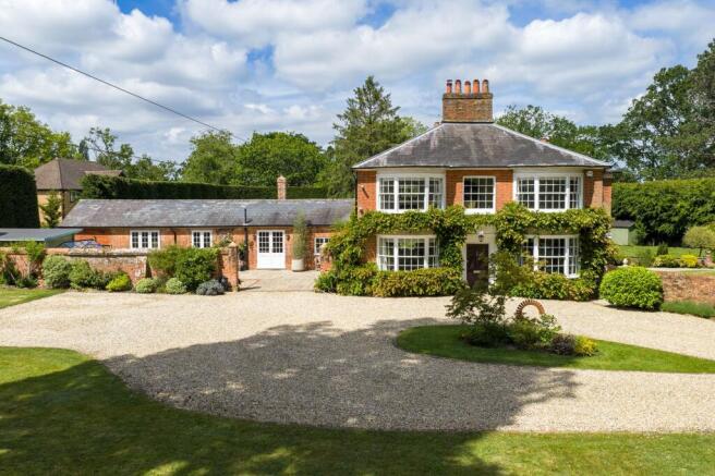6 bedroom detached house for sale