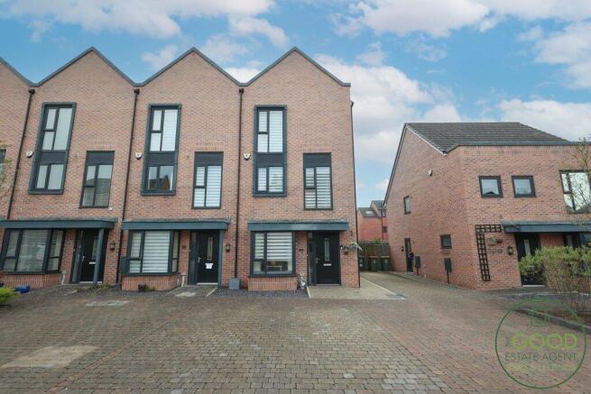 4 bedroom town house for sale