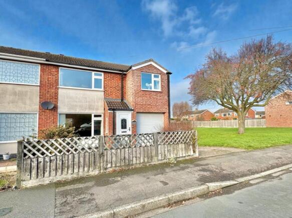 3 bedroom semi-detached house for sale